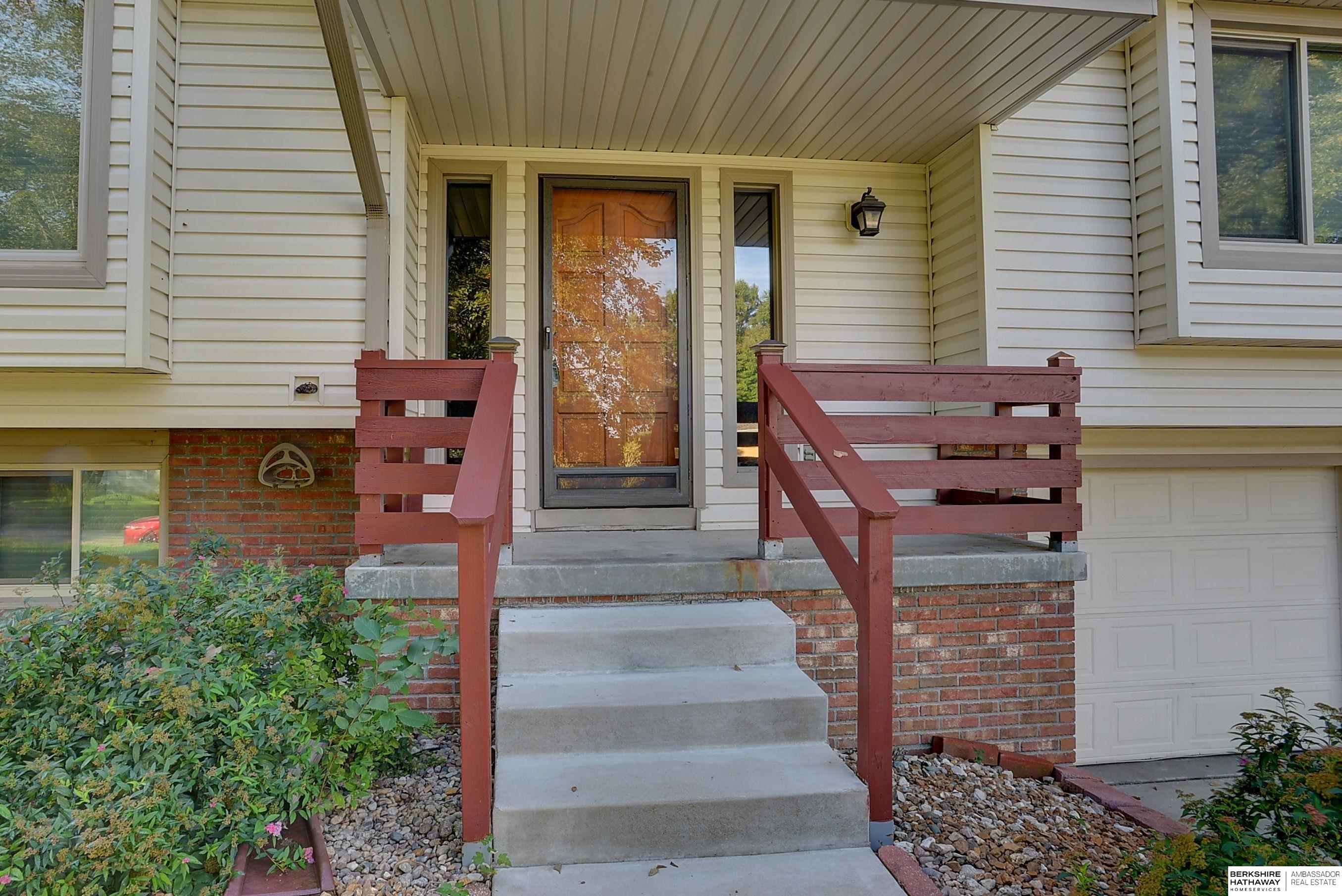 Omaha, Nebraska 68152, United States, 3 Bedrooms Bedrooms, ,2 BathroomsBathrooms,Residential,Active,217124