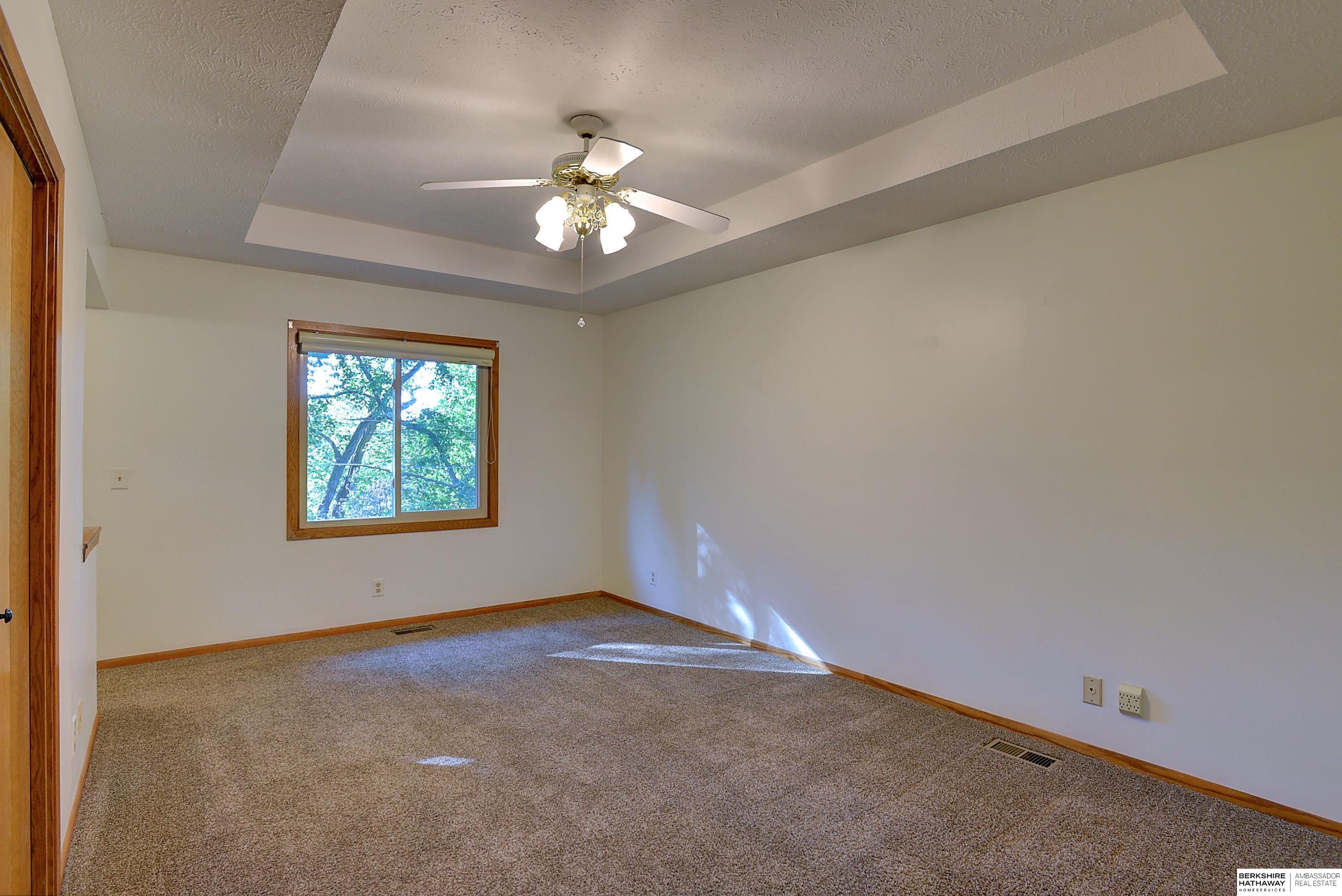 Omaha, Nebraska 68152, United States, 3 Bedrooms Bedrooms, ,2 BathroomsBathrooms,Residential,Active,217124