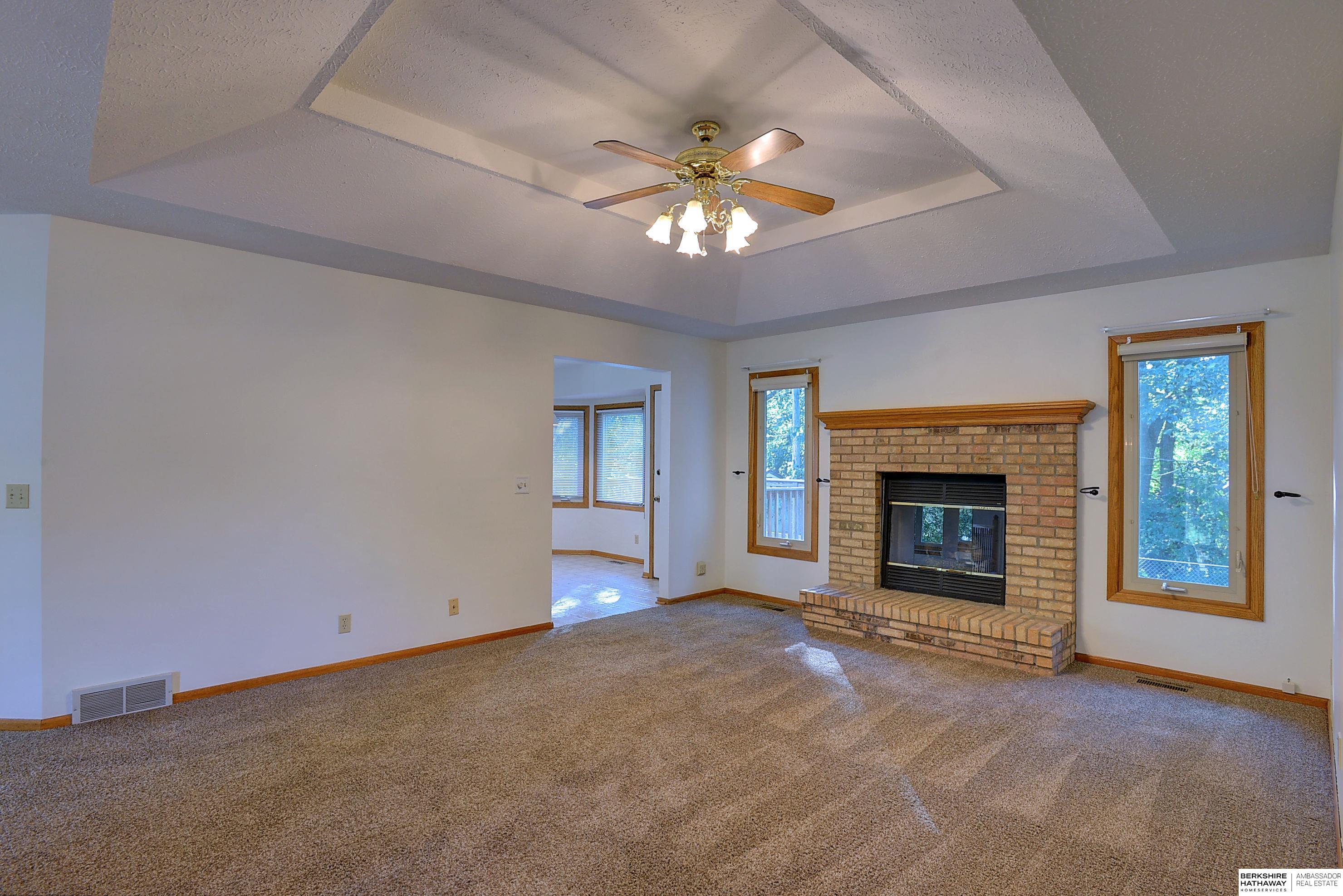 Omaha, Nebraska 68152, United States, 3 Bedrooms Bedrooms, ,2 BathroomsBathrooms,Residential,Active,217124