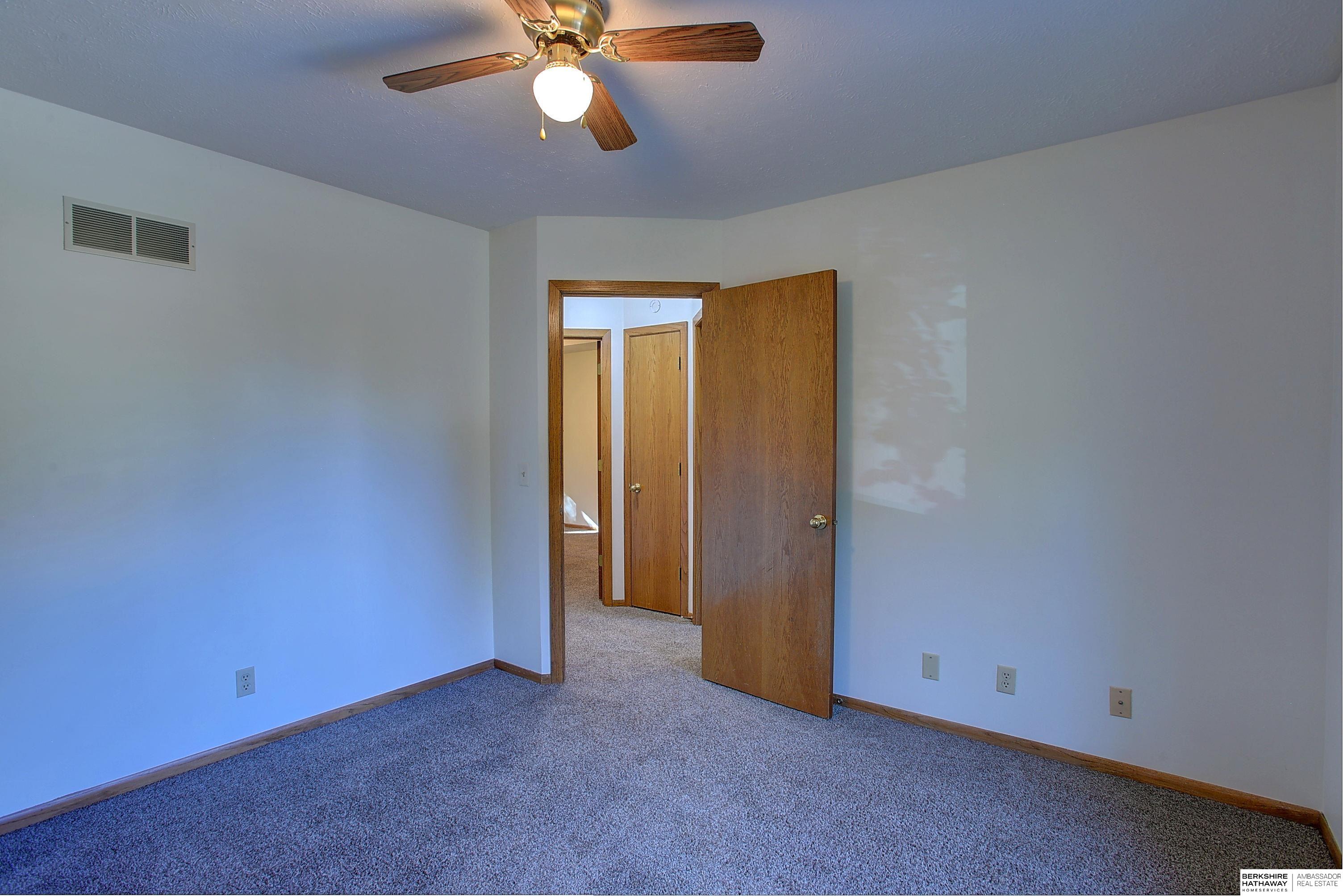 Omaha, Nebraska 68152, United States, 3 Bedrooms Bedrooms, ,2 BathroomsBathrooms,Residential,Active,217124