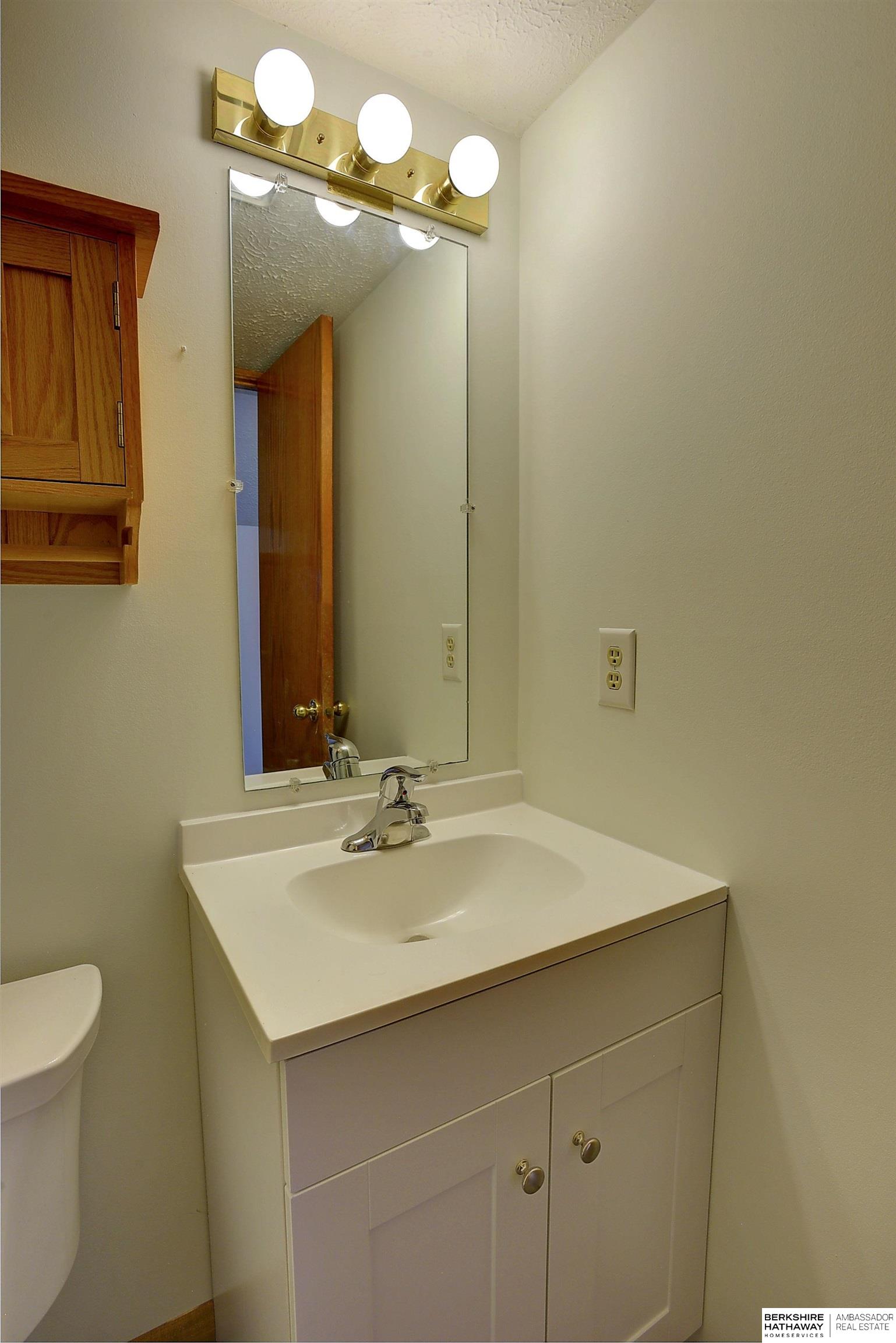 Omaha, Nebraska 68152, United States, 3 Bedrooms Bedrooms, ,2 BathroomsBathrooms,Residential,Active,217124