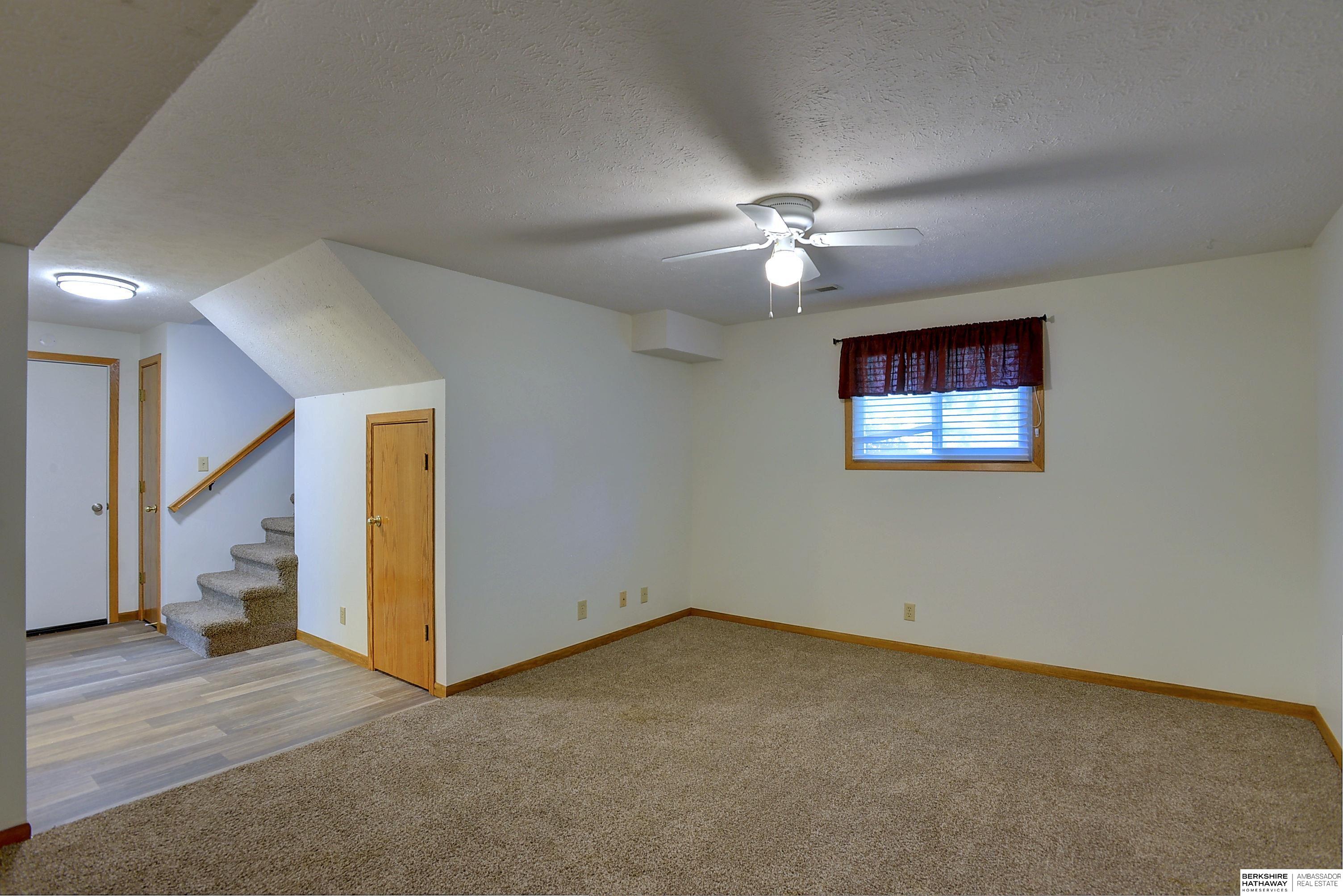 Omaha, Nebraska 68152, United States, 3 Bedrooms Bedrooms, ,2 BathroomsBathrooms,Residential,Active,217124