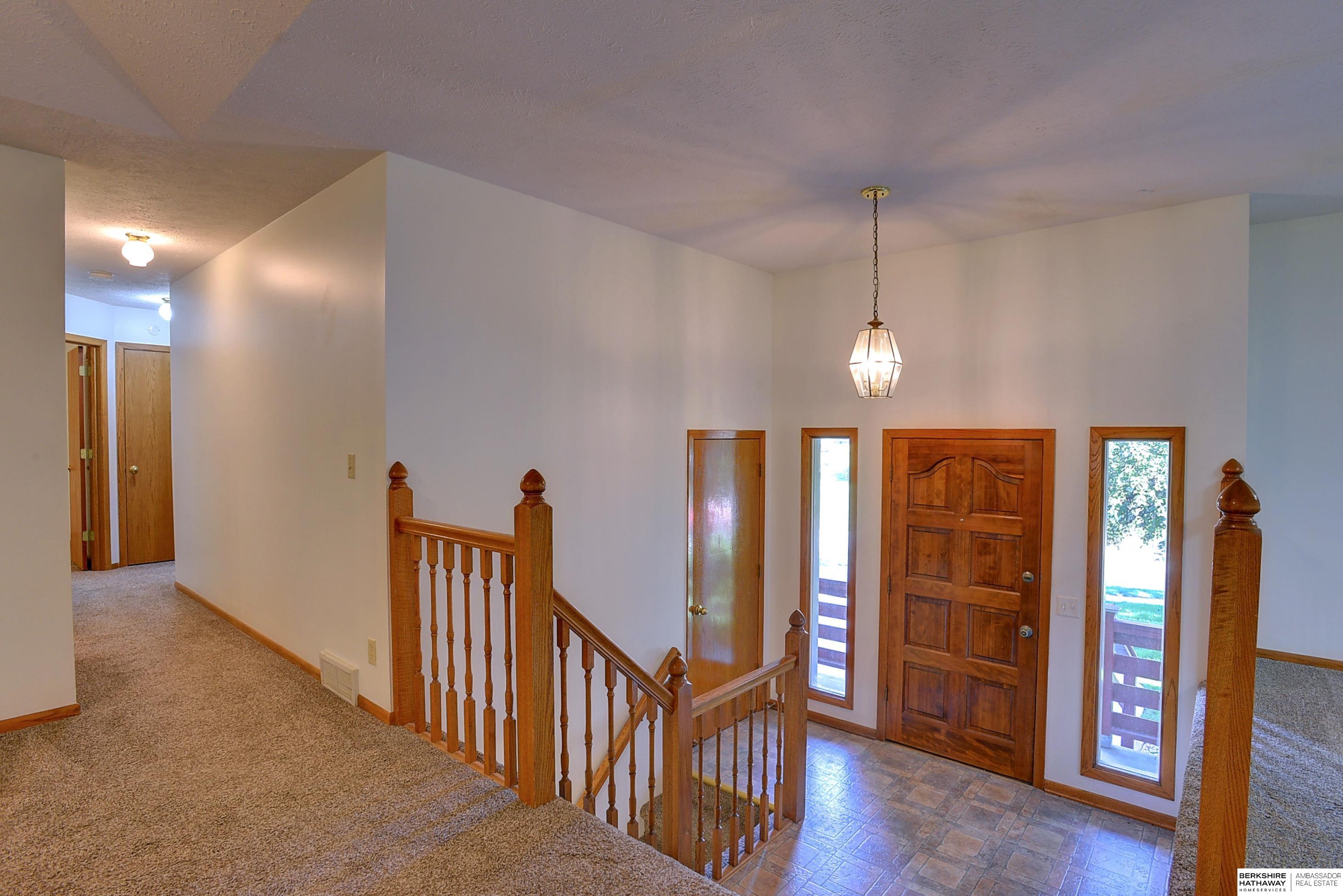 Omaha, Nebraska 68152, United States, 3 Bedrooms Bedrooms, ,2 BathroomsBathrooms,Residential,Active,217124