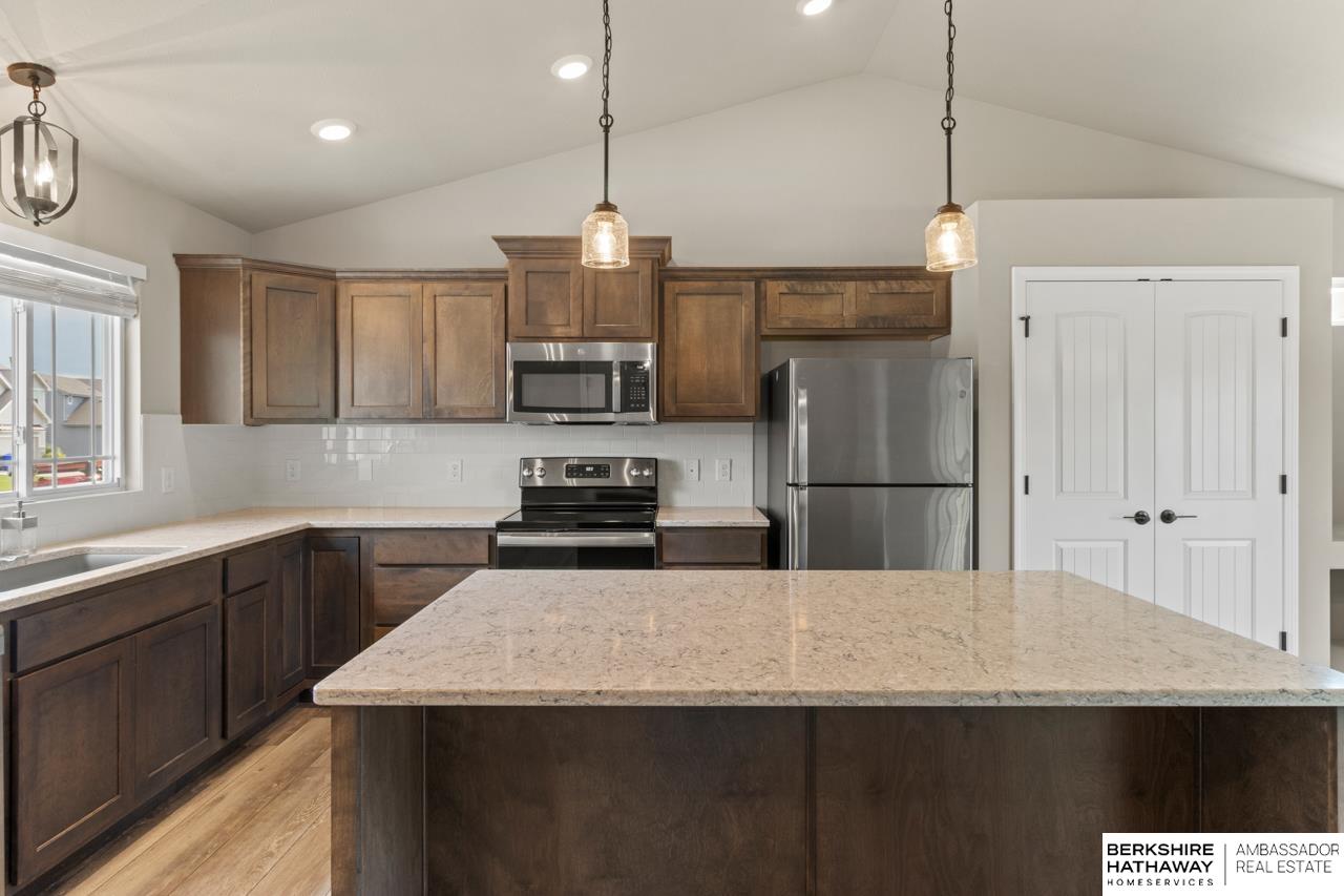 Papillion, Nebraska 68133, United States, 3 Bedrooms Bedrooms, ,2 BathroomsBathrooms,Residential,Active,173285