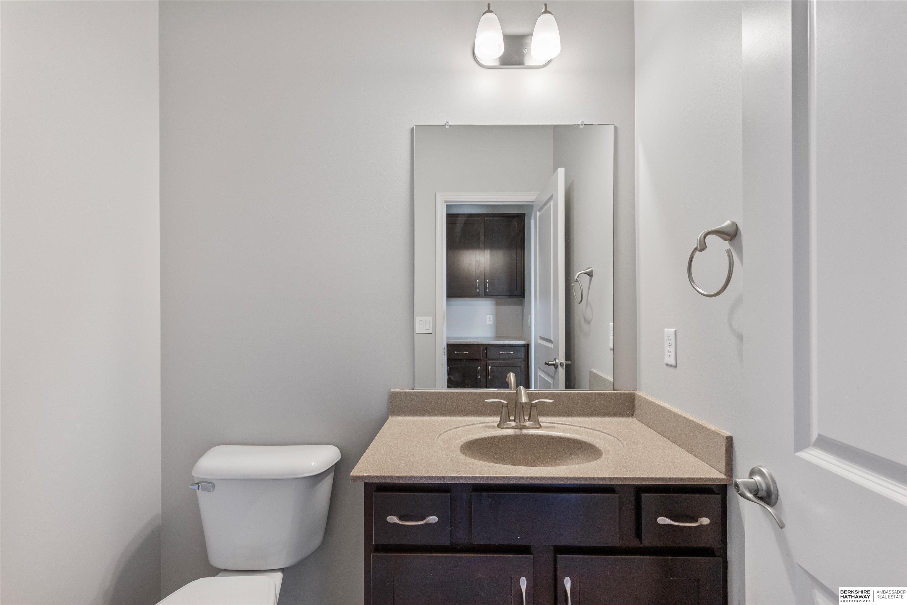 Bennington, Nebraska 68007, United States, 5 Bedrooms Bedrooms, ,3 BathroomsBathrooms,Residential,Active,226333