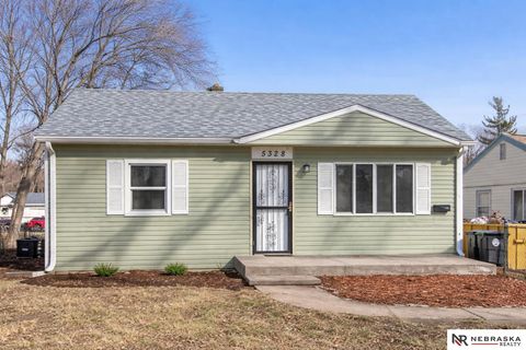 Photo of 5328 Fontenelle Blvd, Omaha, NE 68111 (MLS # 22605858)