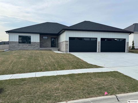 Photo of 8825 Ranch Gate Road, Lincoln, NE 68510 (MLS # 22604363)