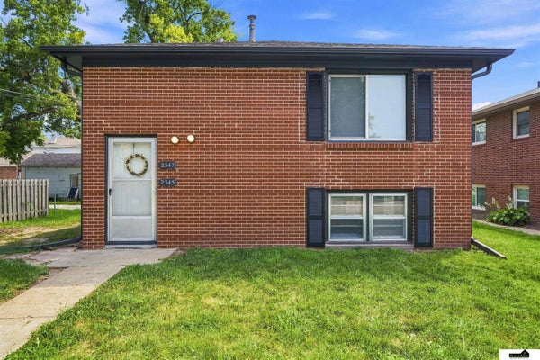 2345 F ST, LINCOLN, NE 68510 - Image d75801beca016c4cec562e9eaf9da193/2302425488