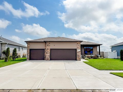 Photo of 1539 Stonewood Avenue, Grand Island, NE 68803 (MLS # 22610514)