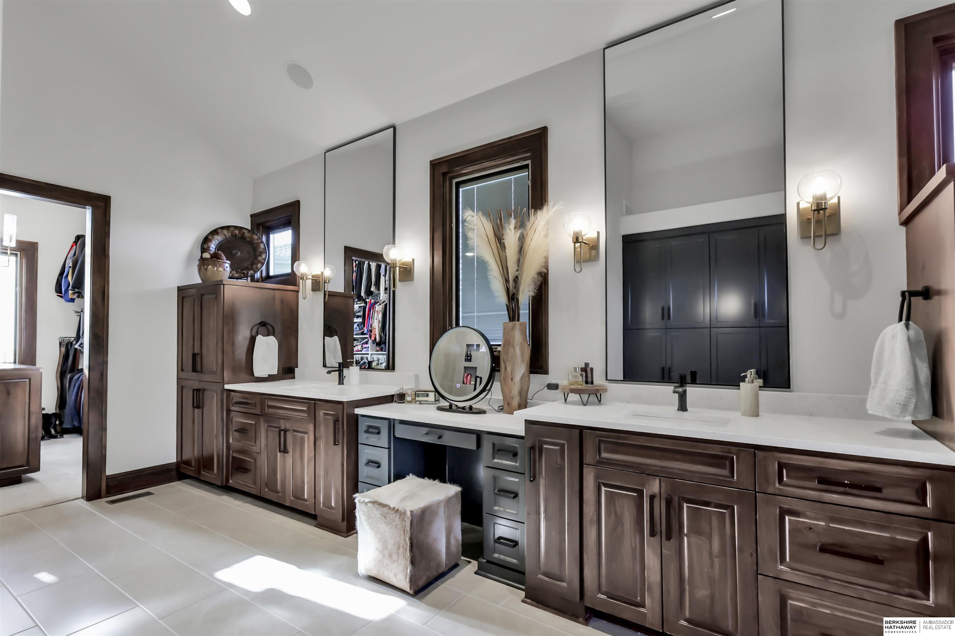 Elkhorn, Nebraska 68022, United States, 6 Bedrooms Bedrooms, ,4 BathroomsBathrooms,Residential,Pending,120163