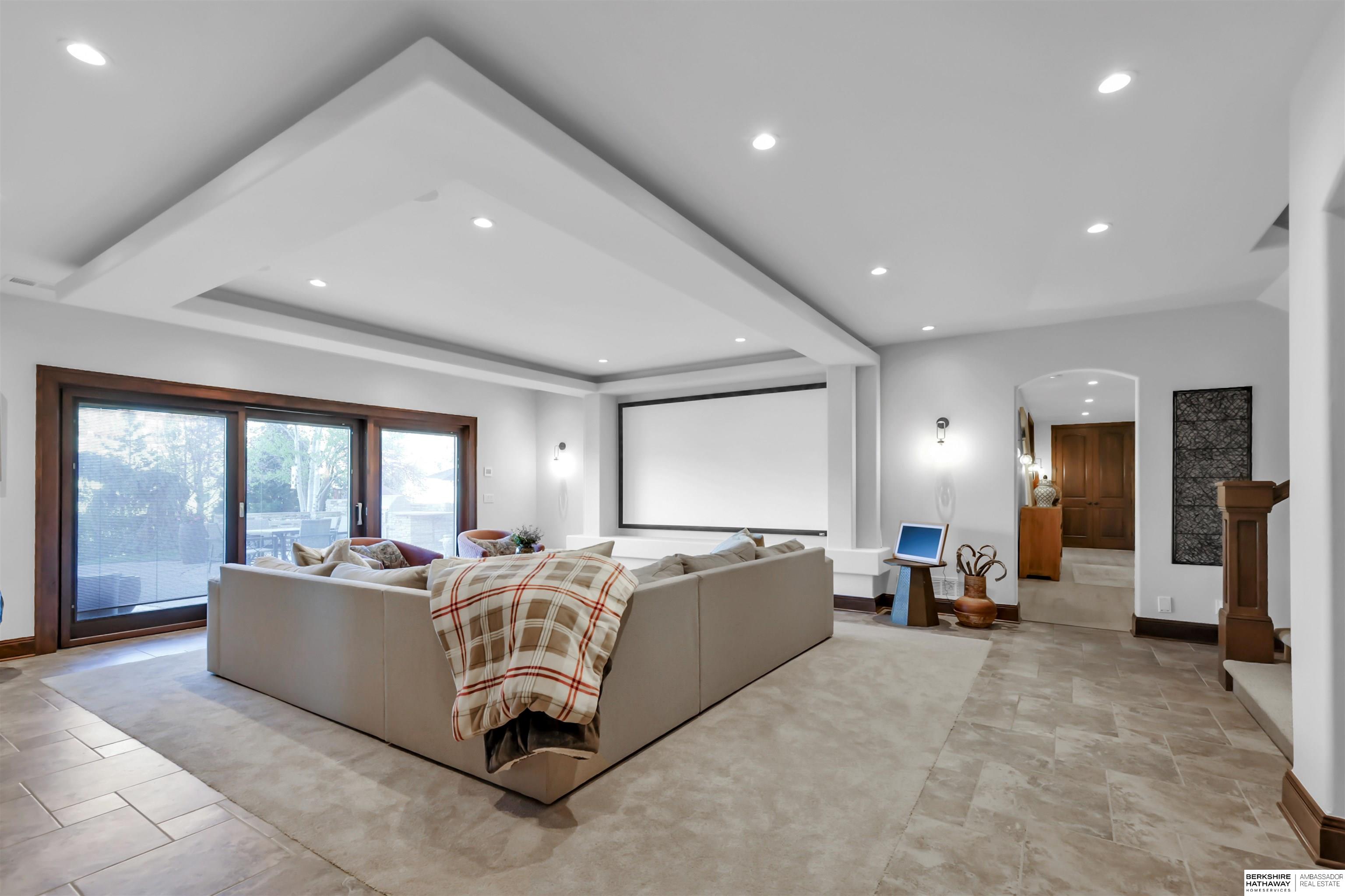 Elkhorn, Nebraska 68022, United States, 6 Bedrooms Bedrooms, ,4 BathroomsBathrooms,Residential,Pending,120163