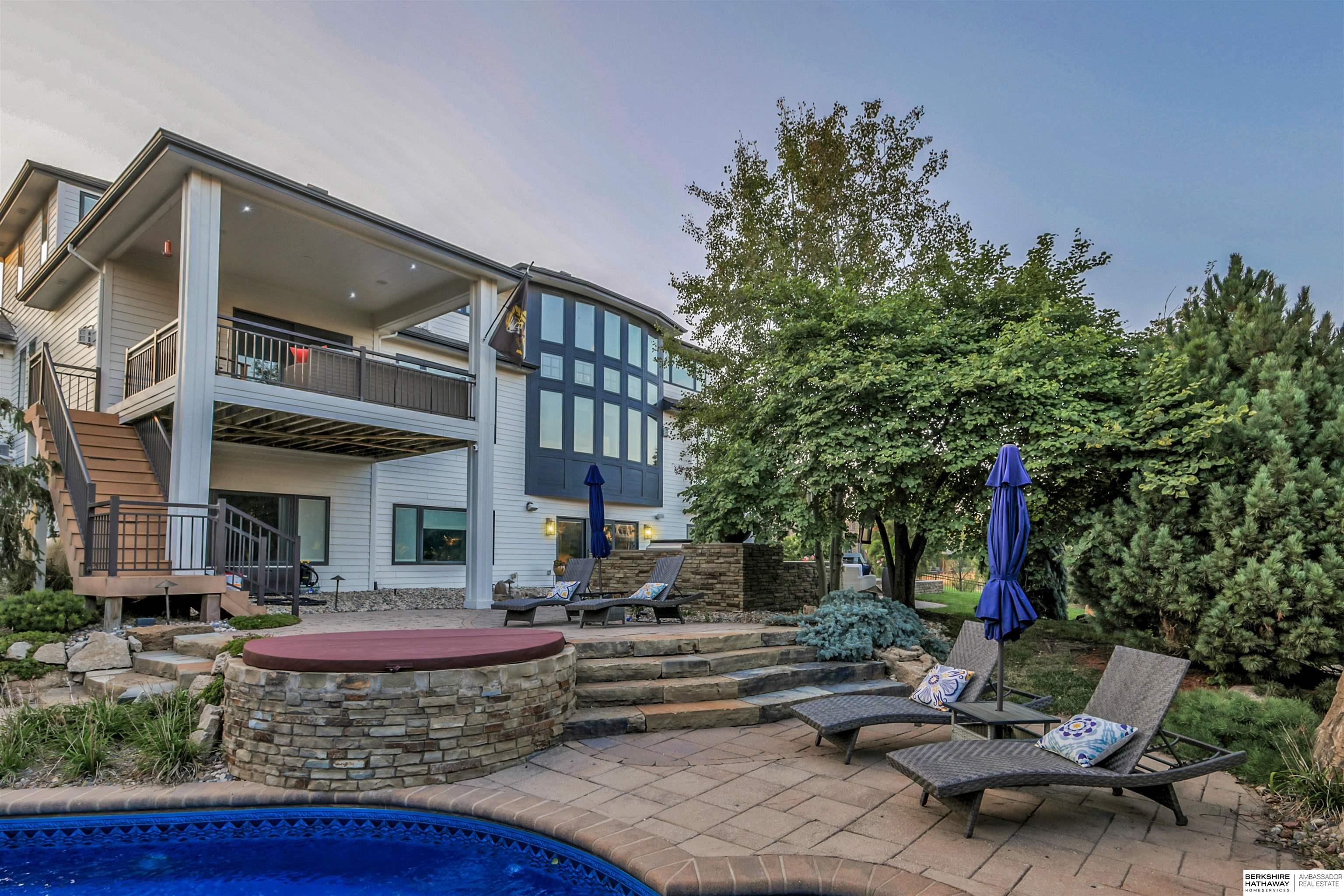 Elkhorn, Nebraska 68022, United States, 6 Bedrooms Bedrooms, ,4 BathroomsBathrooms,Residential,Pending,120163