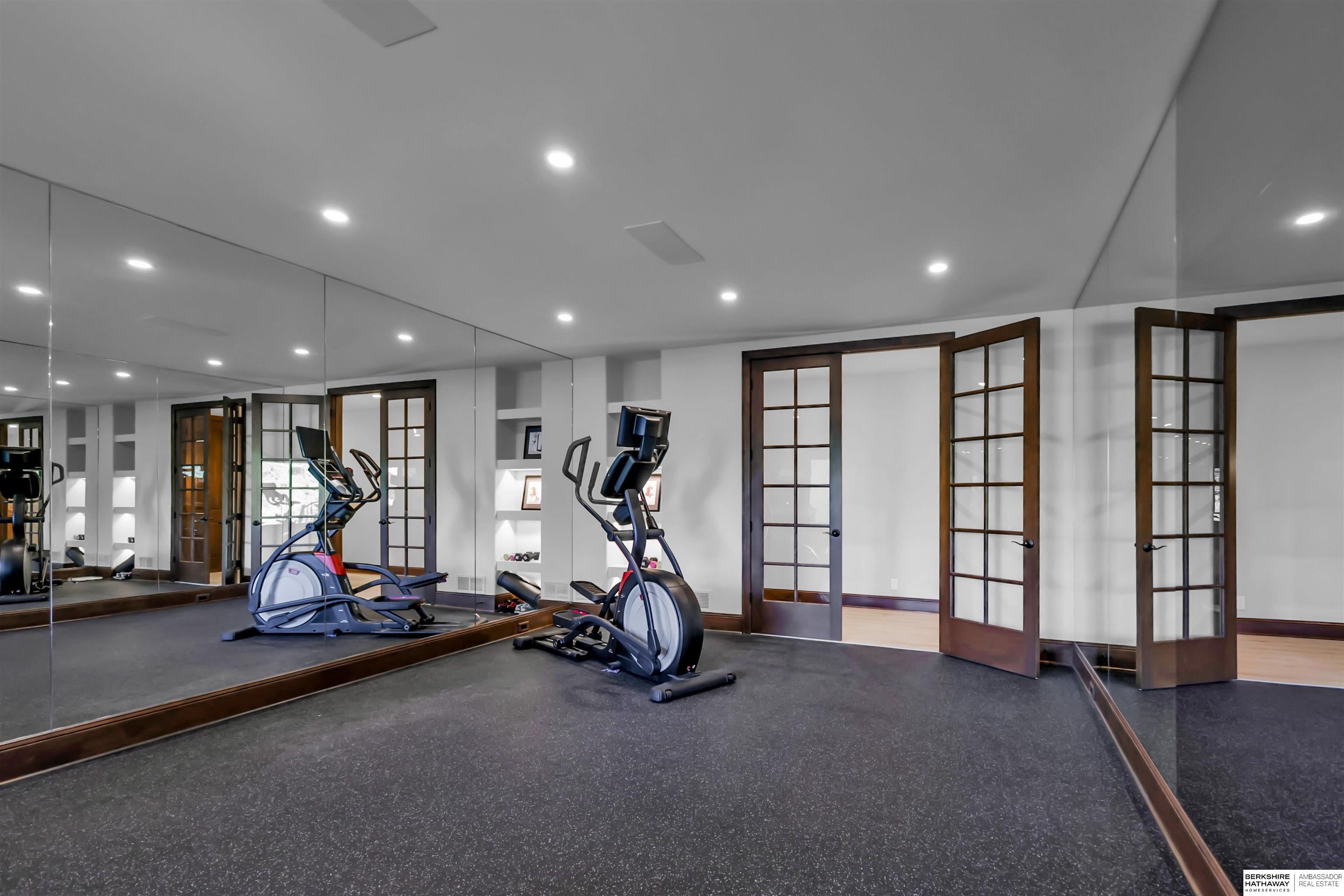 Elkhorn, Nebraska 68022, United States, 6 Bedrooms Bedrooms, ,4 BathroomsBathrooms,Residential,Pending,120163