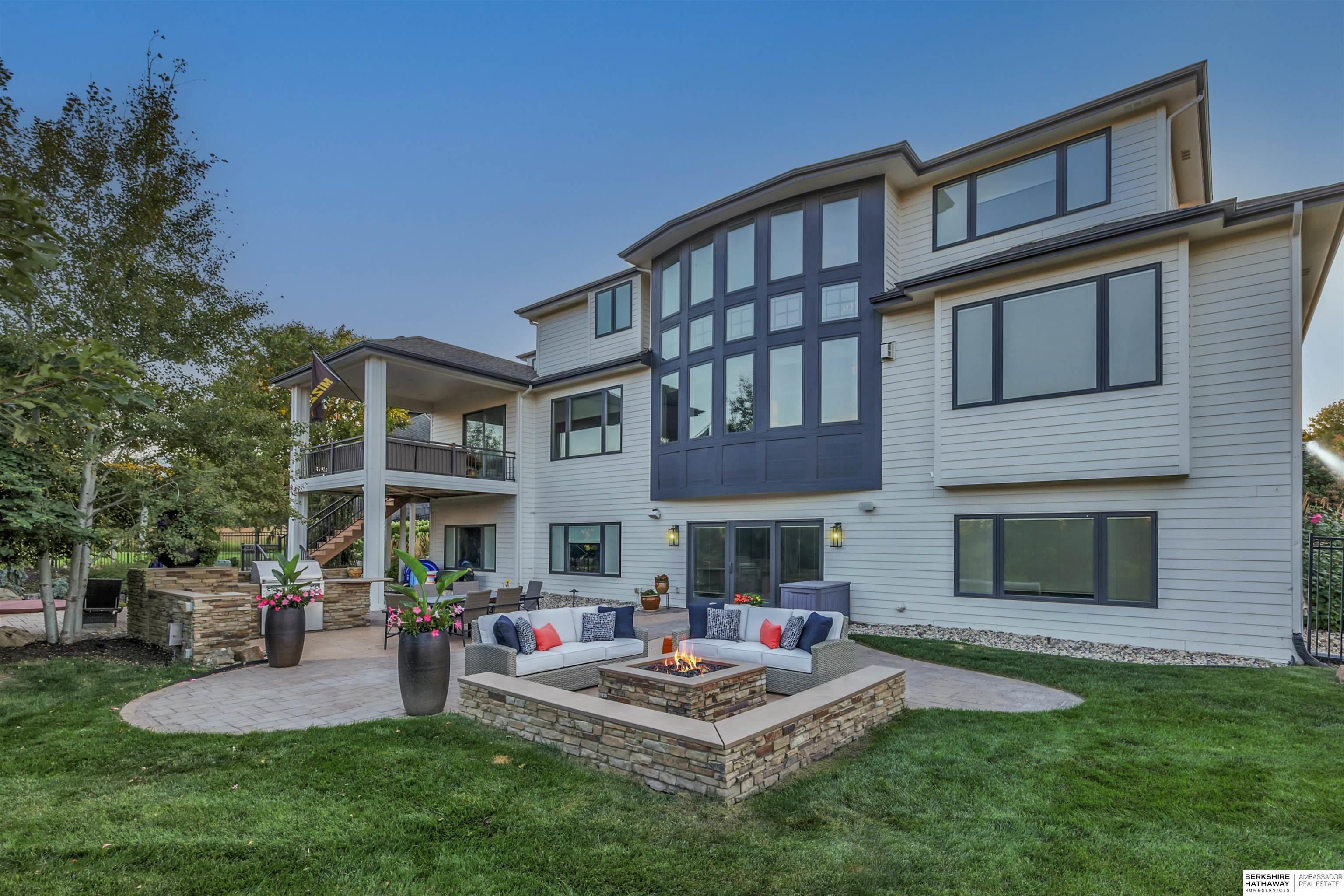 Elkhorn, Nebraska 68022, United States, 6 Bedrooms Bedrooms, ,4 BathroomsBathrooms,Residential,Pending,120163