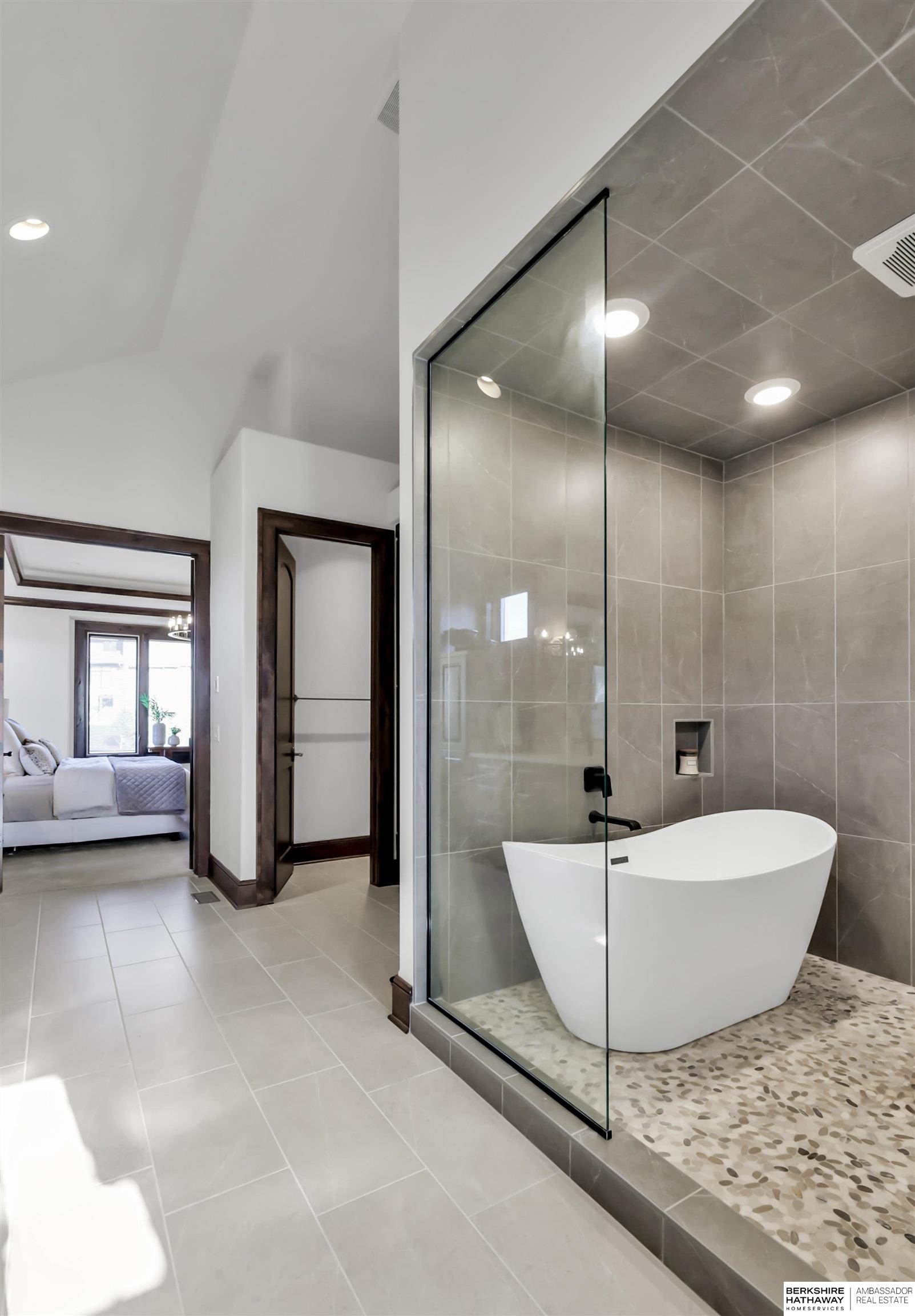 Elkhorn, Nebraska 68022, United States, 6 Bedrooms Bedrooms, ,4 BathroomsBathrooms,Residential,Pending,120163