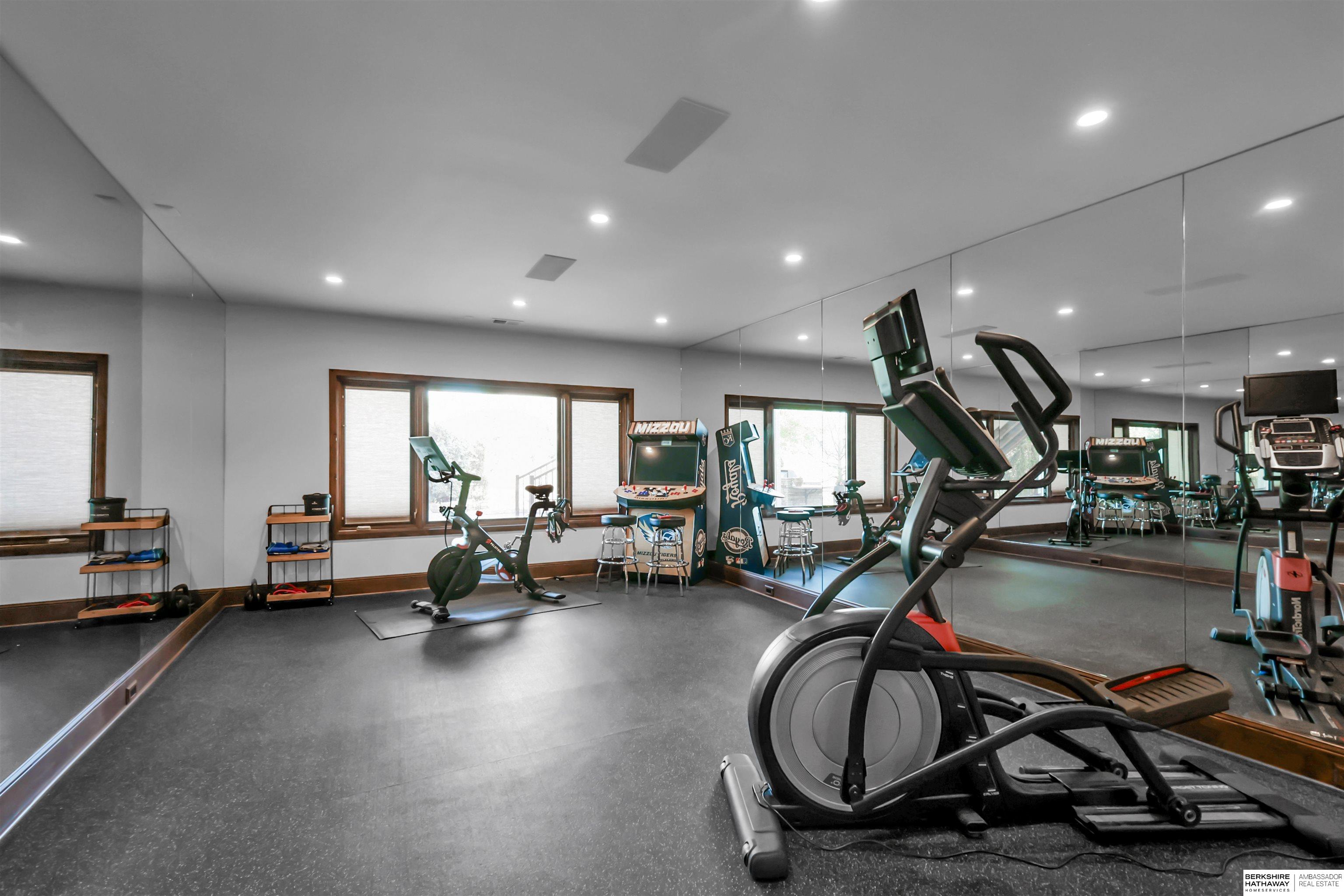 Elkhorn, Nebraska 68022, United States, 6 Bedrooms Bedrooms, ,4 BathroomsBathrooms,Residential,Pending,120163