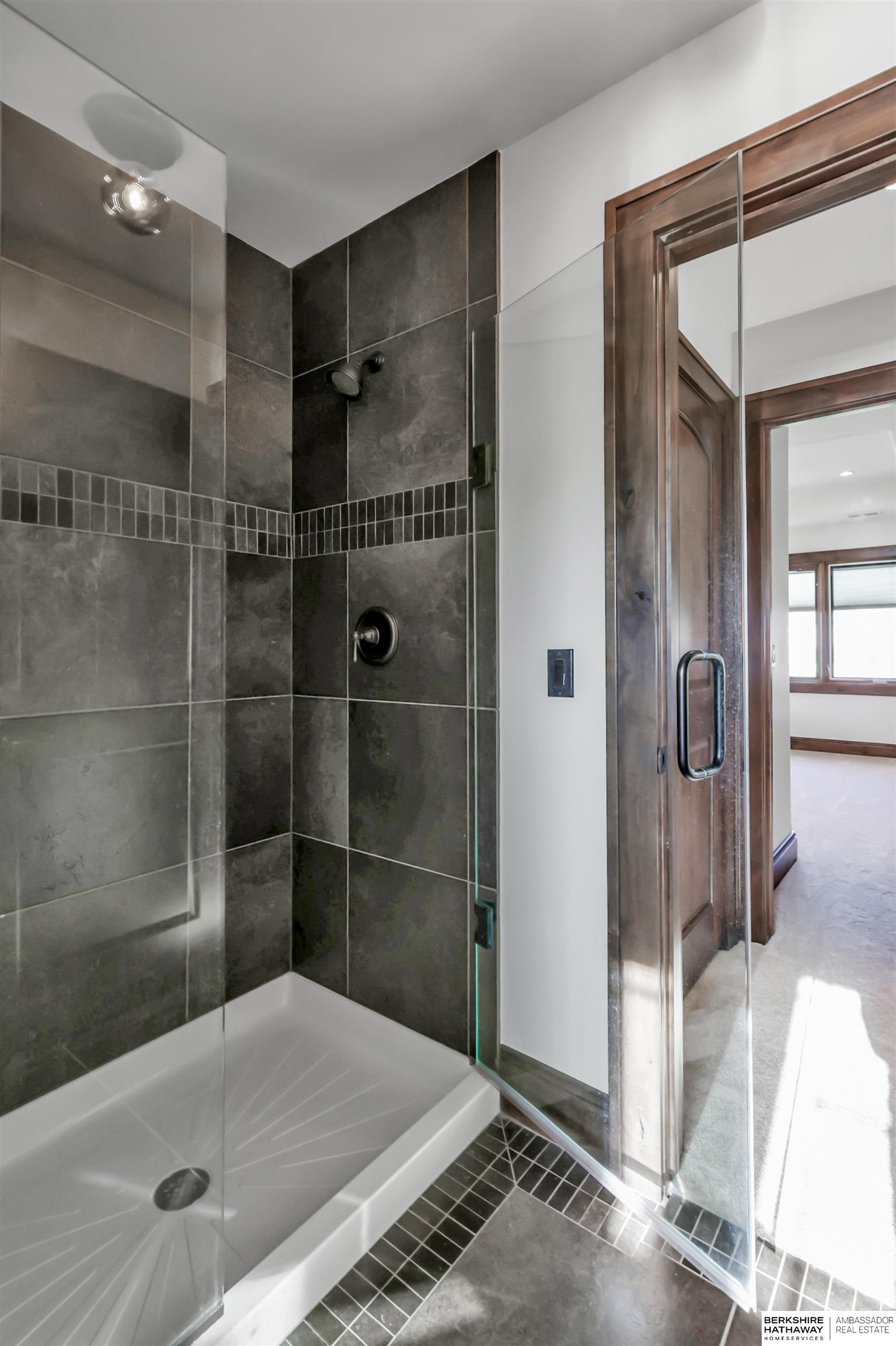 Elkhorn, Nebraska 68022, United States, 6 Bedrooms Bedrooms, ,4 BathroomsBathrooms,Residential,Pending,120163