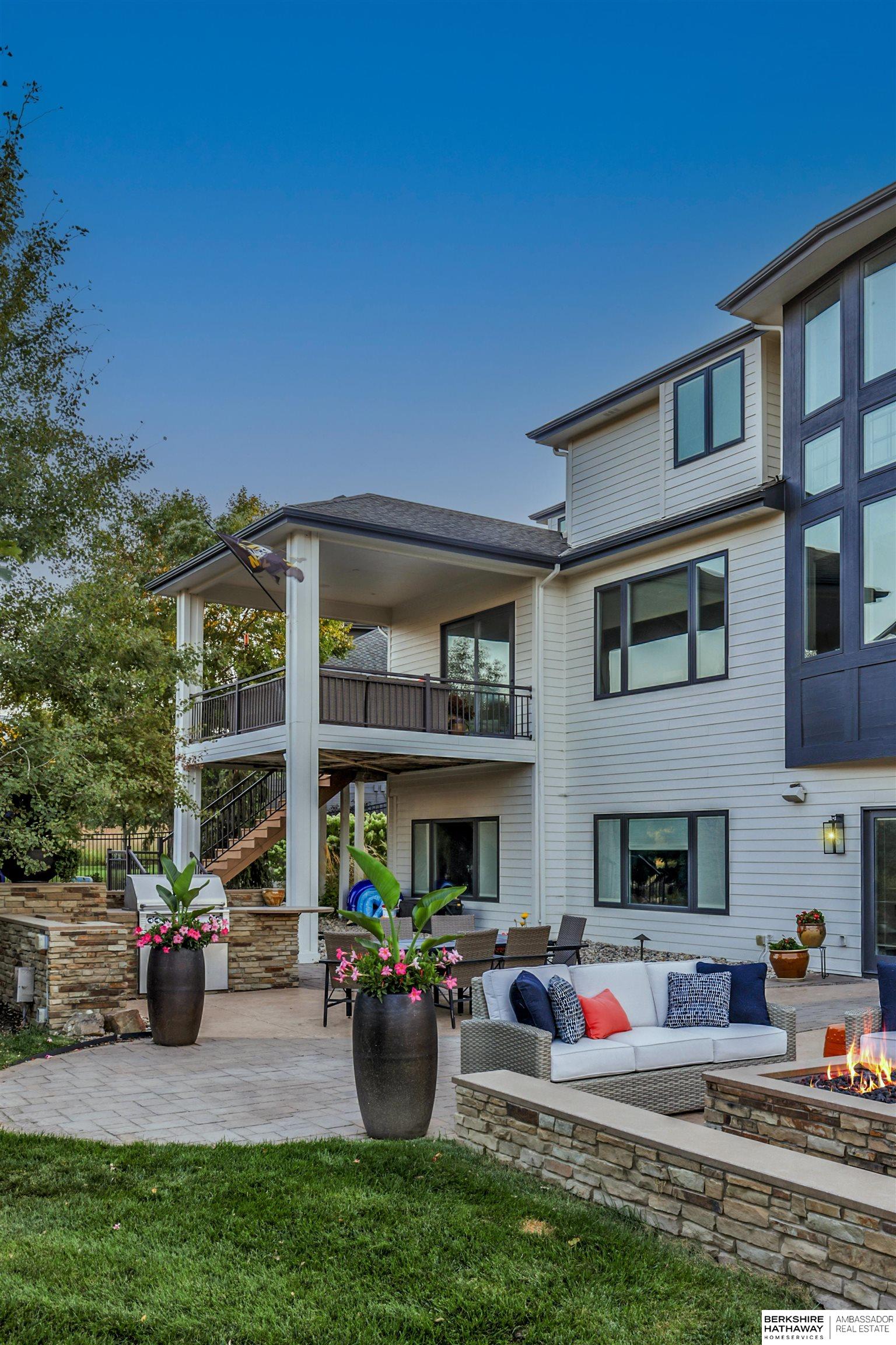 Elkhorn, Nebraska 68022, United States, 6 Bedrooms Bedrooms, ,4 BathroomsBathrooms,Residential,Pending,120163