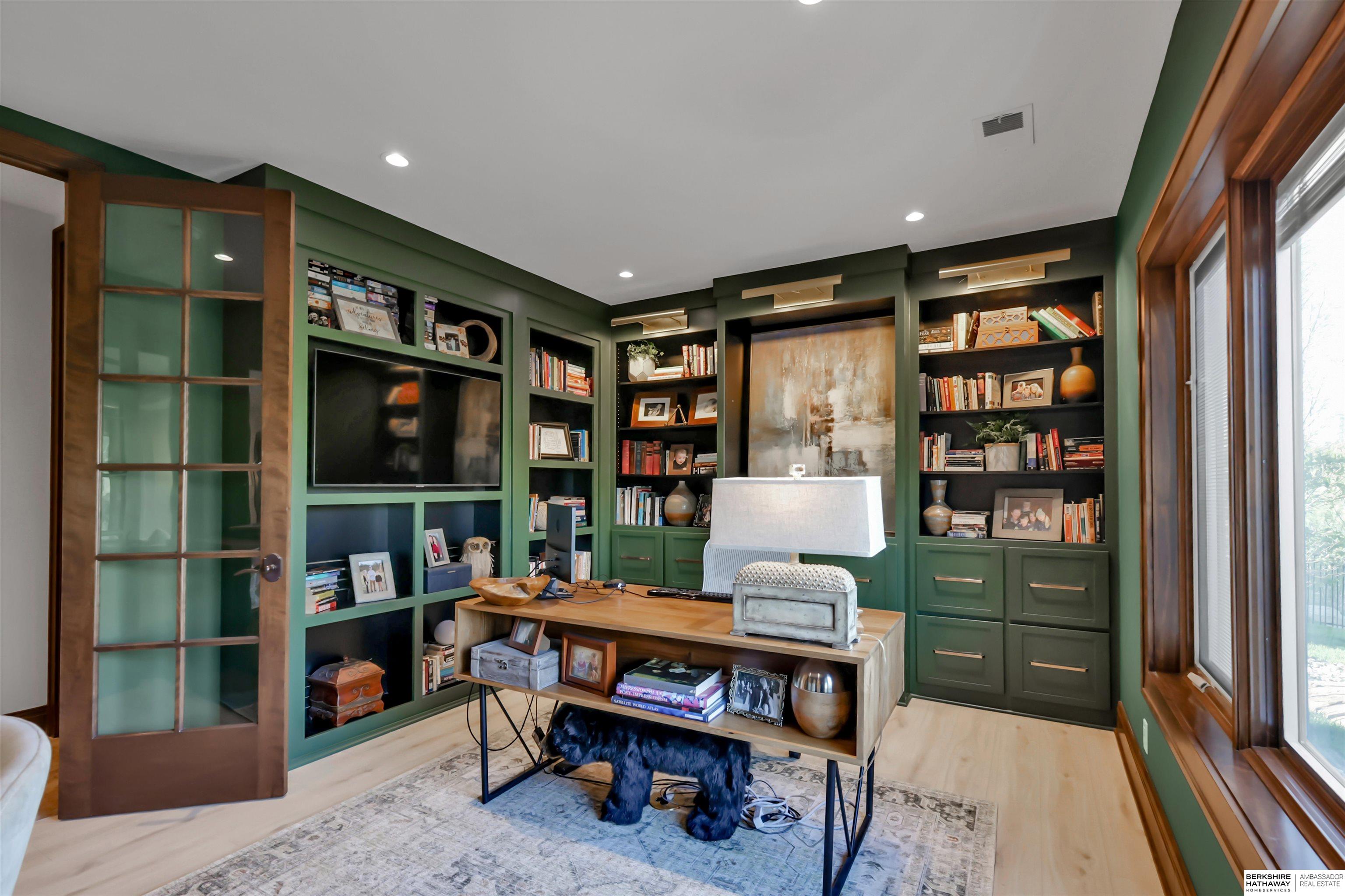 Elkhorn, Nebraska 68022, United States, 6 Bedrooms Bedrooms, ,4 BathroomsBathrooms,Residential,Pending,120163