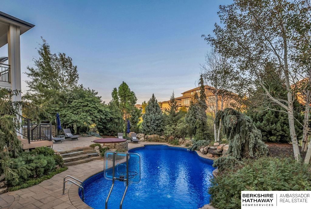 Elkhorn, Nebraska 68022, United States, 6 Bedrooms Bedrooms, ,4 BathroomsBathrooms,Residential,Pending,120163