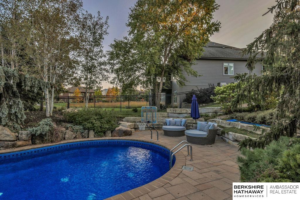 Elkhorn, Nebraska 68022, United States, 6 Bedrooms Bedrooms, ,4 BathroomsBathrooms,Residential,Pending,120163