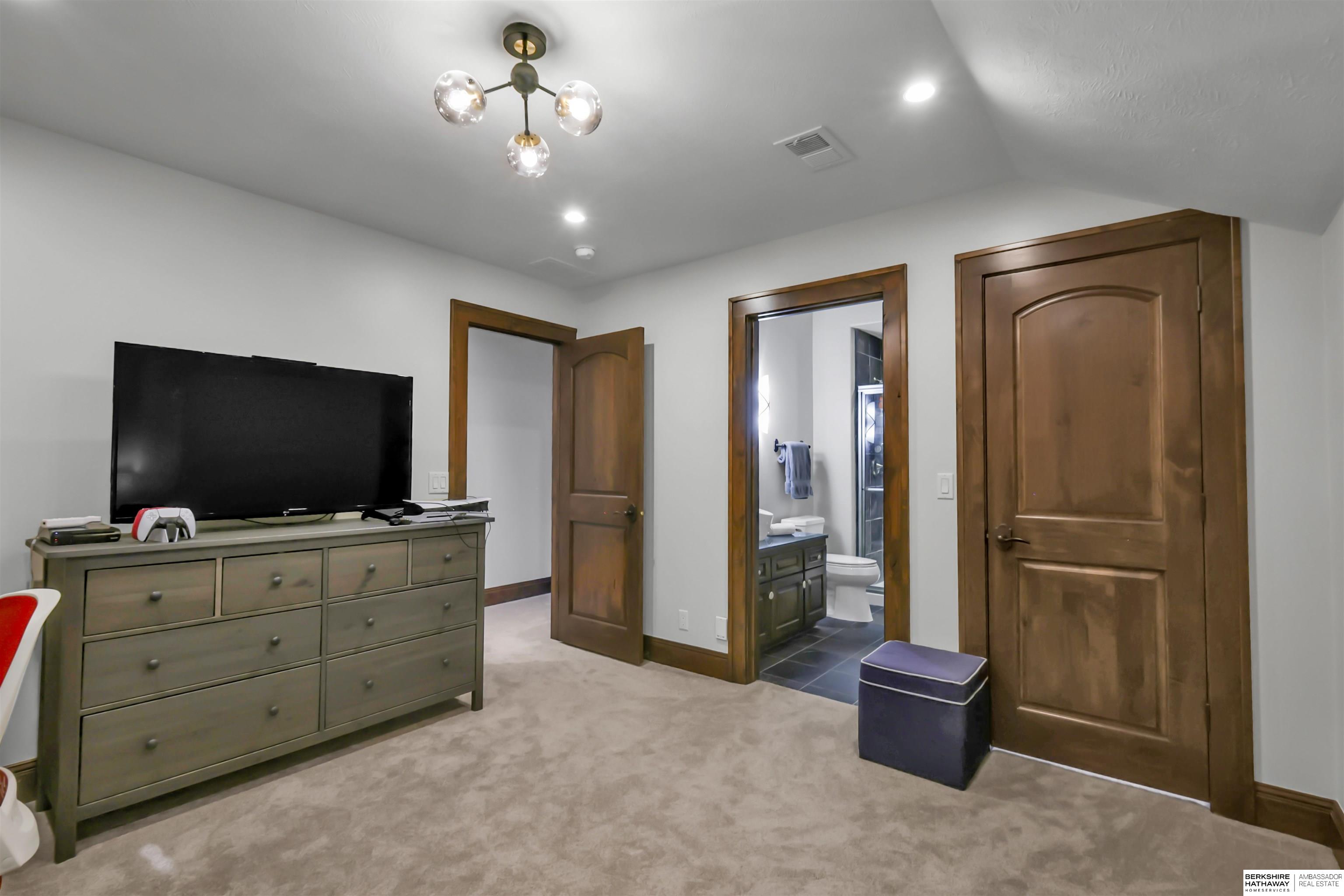 Elkhorn, Nebraska 68022, United States, 6 Bedrooms Bedrooms, ,4 BathroomsBathrooms,Residential,Pending,120163