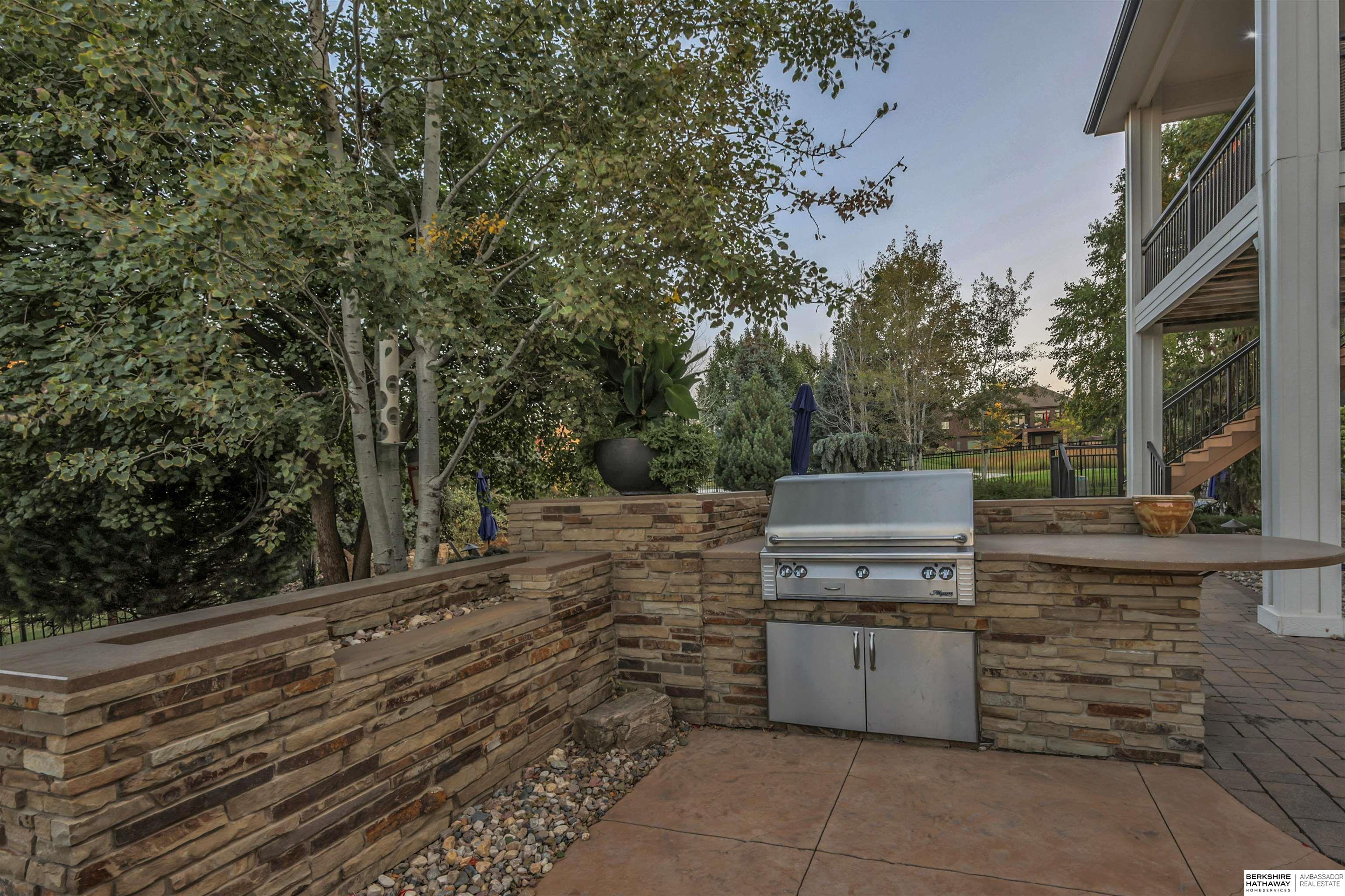 Elkhorn, Nebraska 68022, United States, 6 Bedrooms Bedrooms, ,4 BathroomsBathrooms,Residential,Pending,120163