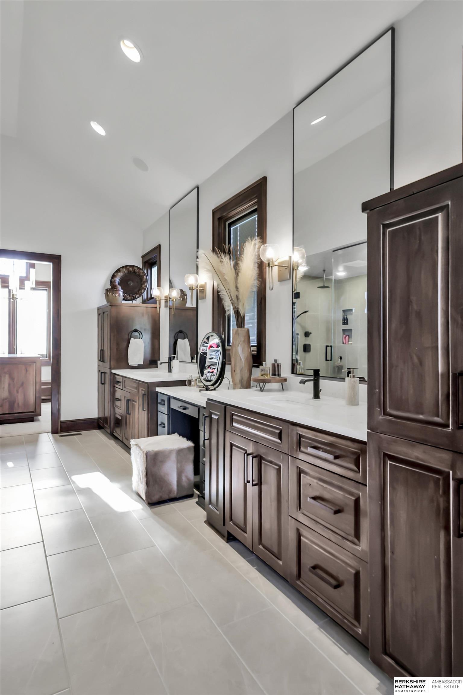 Elkhorn, Nebraska 68022, United States, 6 Bedrooms Bedrooms, ,4 BathroomsBathrooms,Residential,Pending,120163