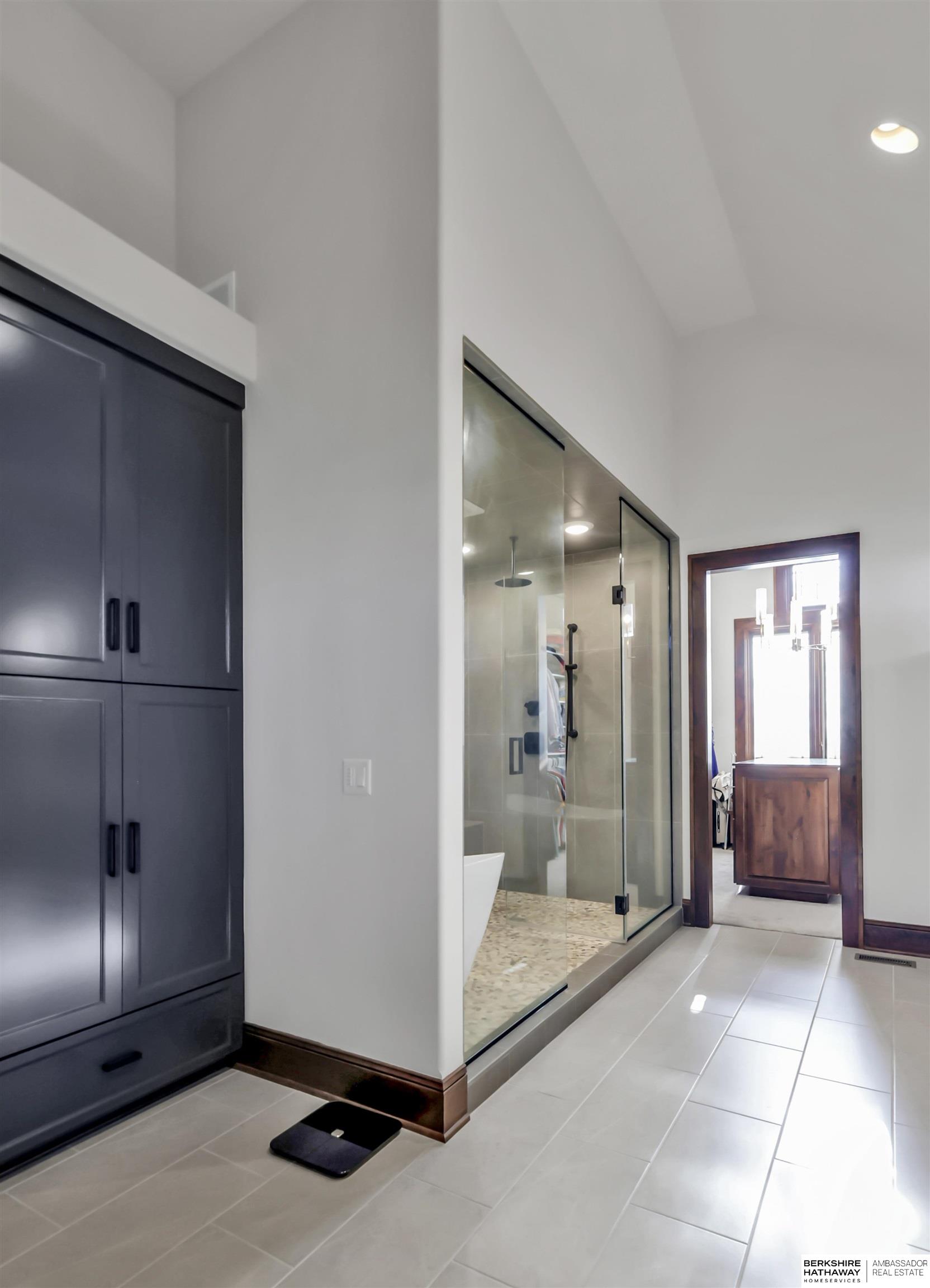 Elkhorn, Nebraska 68022, United States, 6 Bedrooms Bedrooms, ,4 BathroomsBathrooms,Residential,Pending,120163