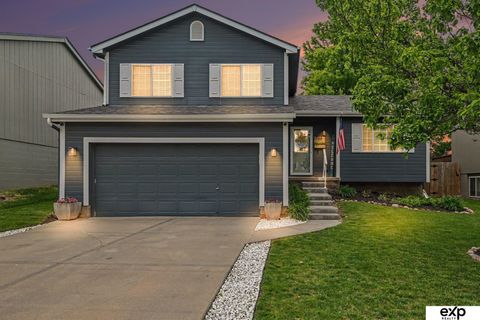 Photo of 17168 Spaulding Street, Omaha, NE 68118 (MLS # 22614190)