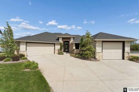 Photo of 28401 Laurel Circle, Valley, NE 68064 (MLS # 22619517)