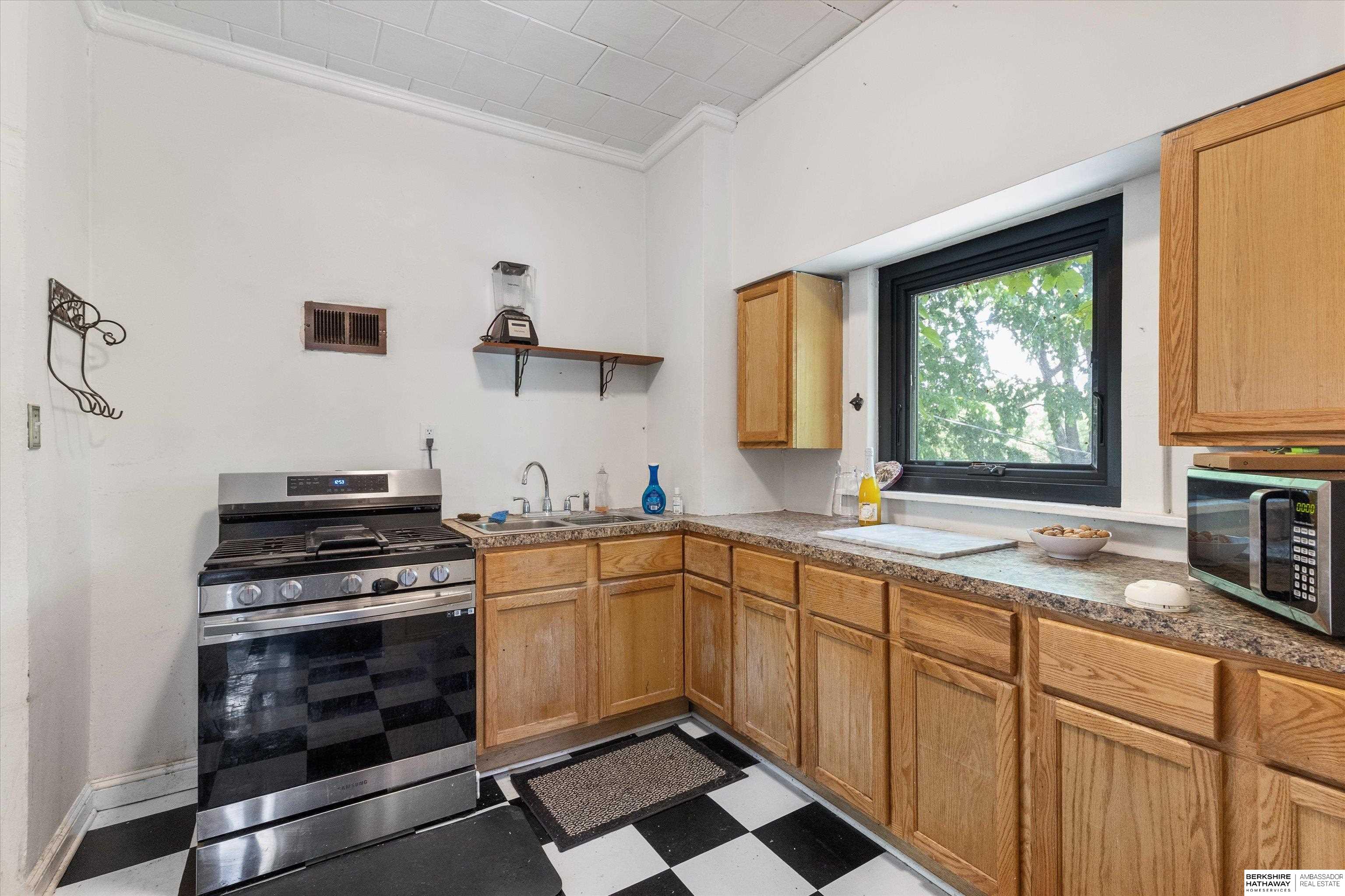 Omaha, Nebraska 68108, United States, 3 Bedrooms Bedrooms, ,2 BathroomsBathrooms,Residential,Active,175968