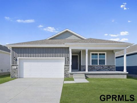 Photo of 12906 S 67th Street, Papillion, NE 68133 (MLS # 22606735)