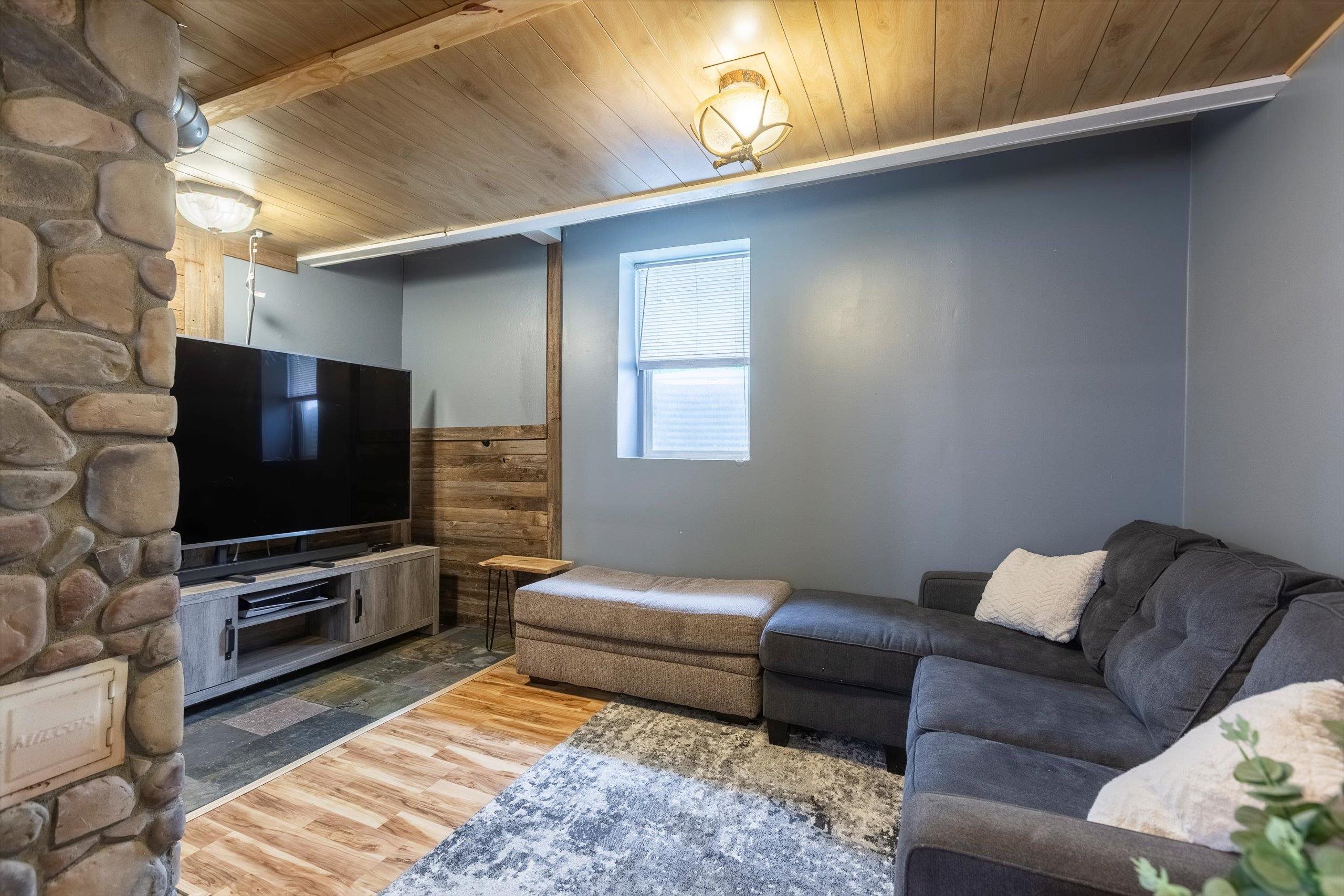 Omaha, Nebraska 68132, United States, 2 Bedrooms Bedrooms, ,2 BathroomsBathrooms,Residential,Pending,140024