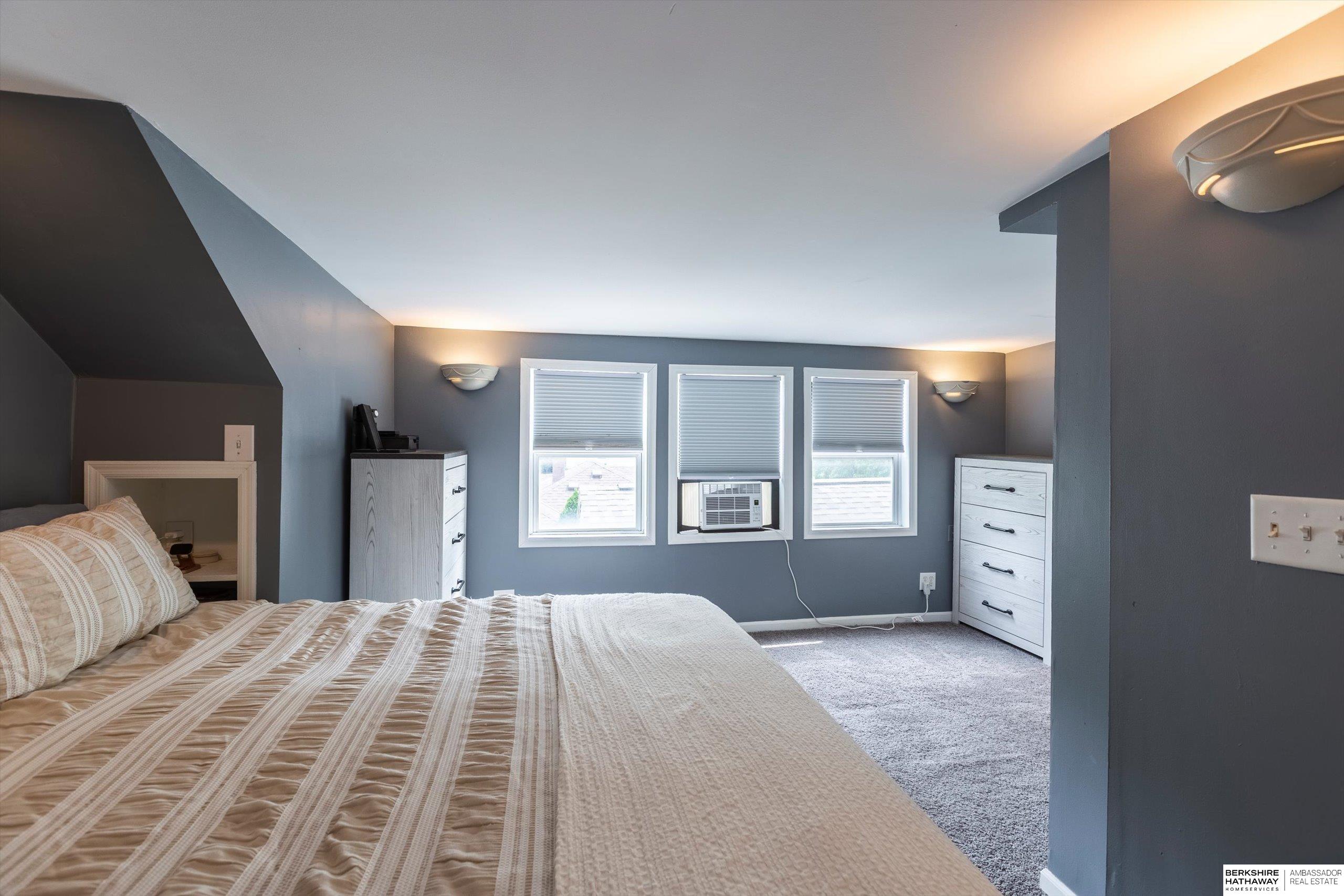 Omaha, Nebraska 68132, United States, 2 Bedrooms Bedrooms, ,2 BathroomsBathrooms,Residential,Pending,140024