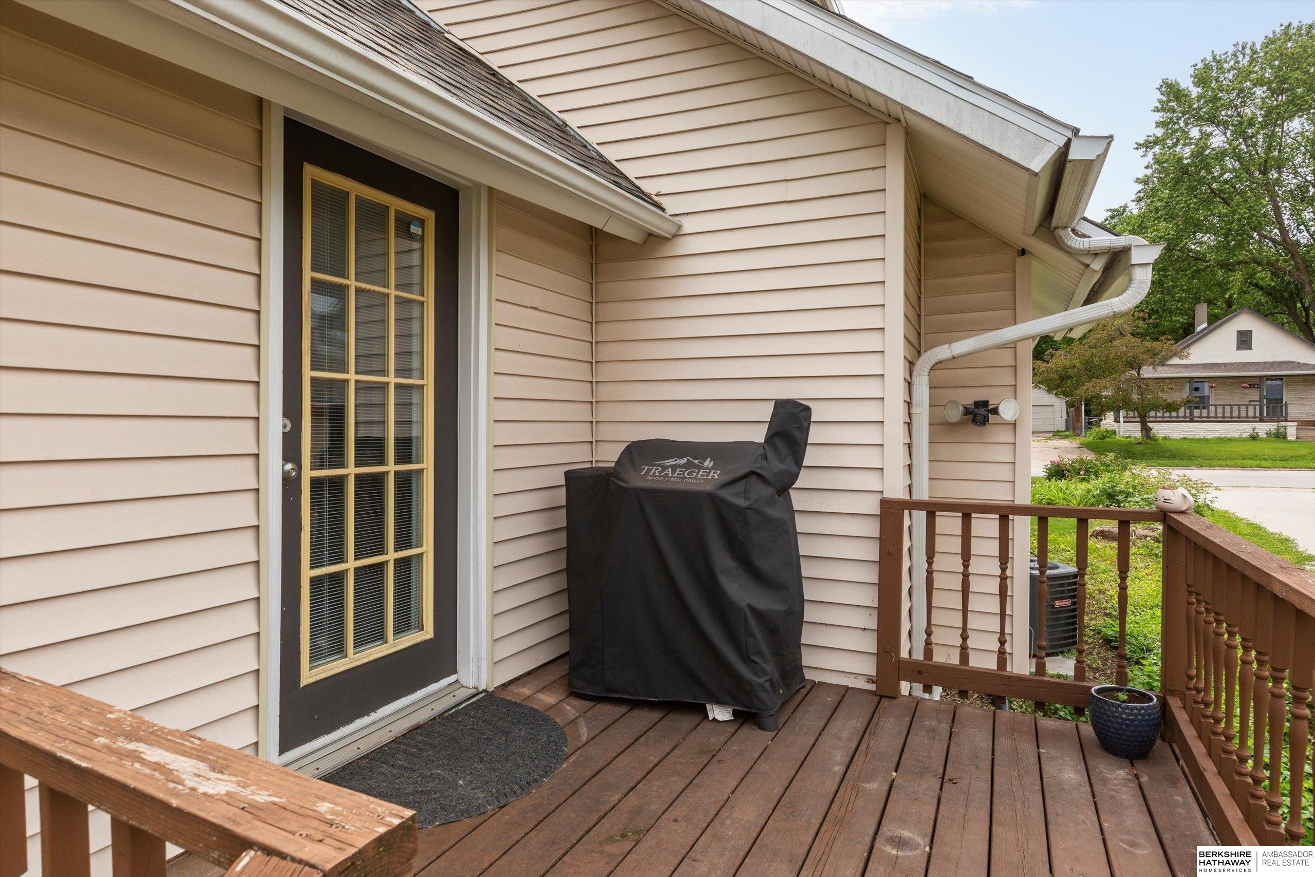 Omaha, Nebraska 68132, United States, 2 Bedrooms Bedrooms, ,2 BathroomsBathrooms,Residential,Pending,140024