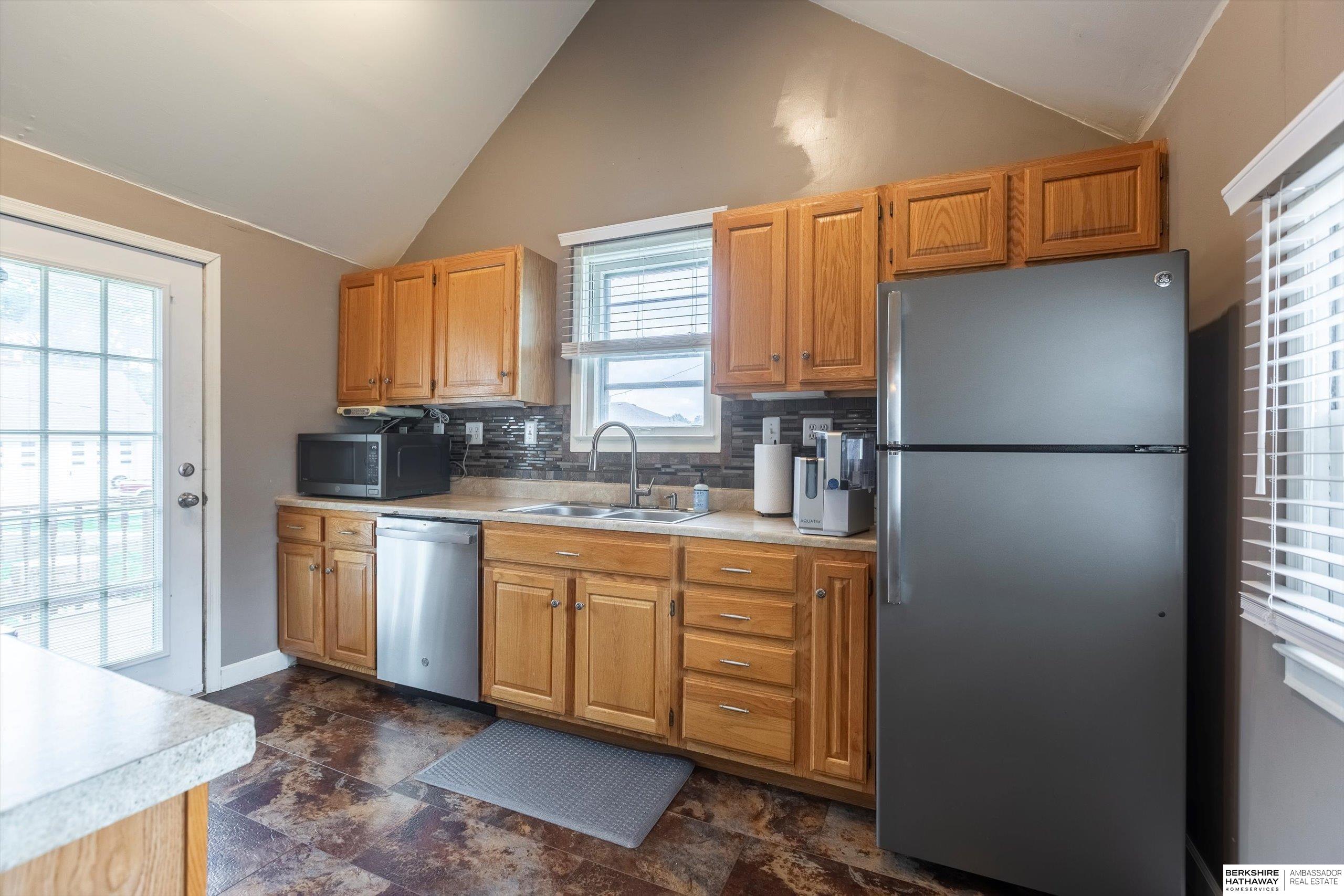 Omaha, Nebraska 68132, United States, 2 Bedrooms Bedrooms, ,2 BathroomsBathrooms,Residential,Pending,140024