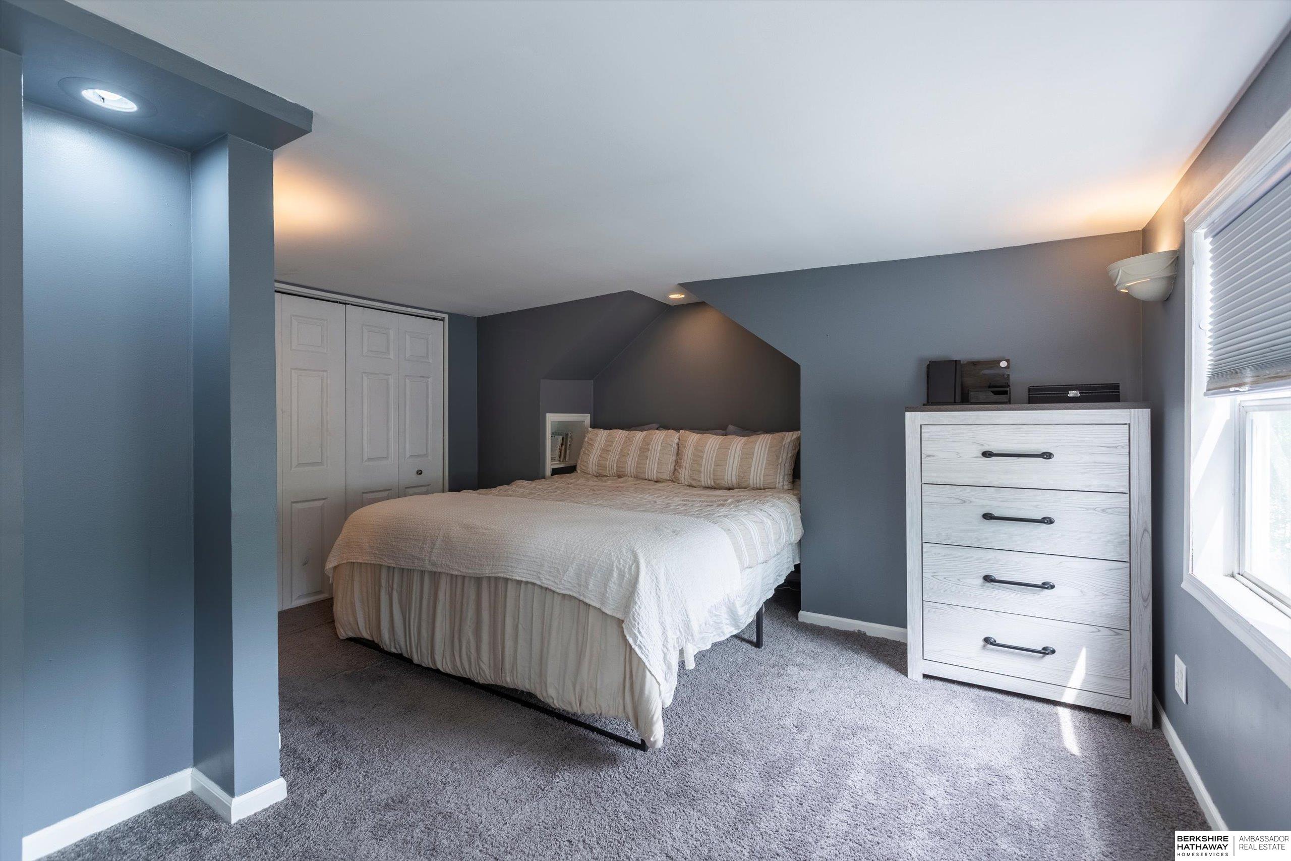 Omaha, Nebraska 68132, United States, 2 Bedrooms Bedrooms, ,2 BathroomsBathrooms,Residential,Pending,140024