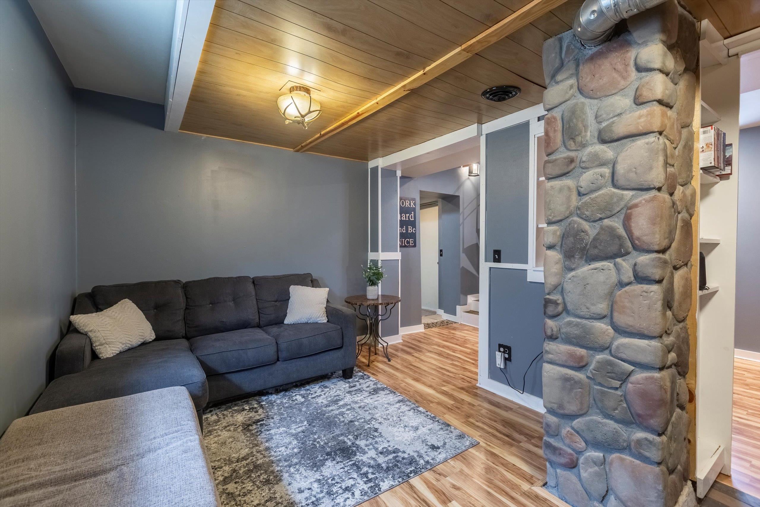 Omaha, Nebraska 68132, United States, 2 Bedrooms Bedrooms, ,2 BathroomsBathrooms,Residential,Pending,140024