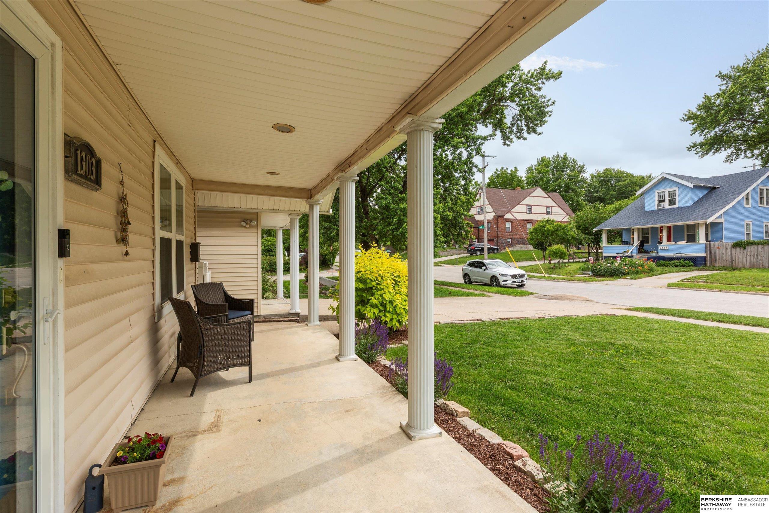 Omaha, Nebraska 68132, United States, 2 Bedrooms Bedrooms, ,2 BathroomsBathrooms,Residential,Pending,140024