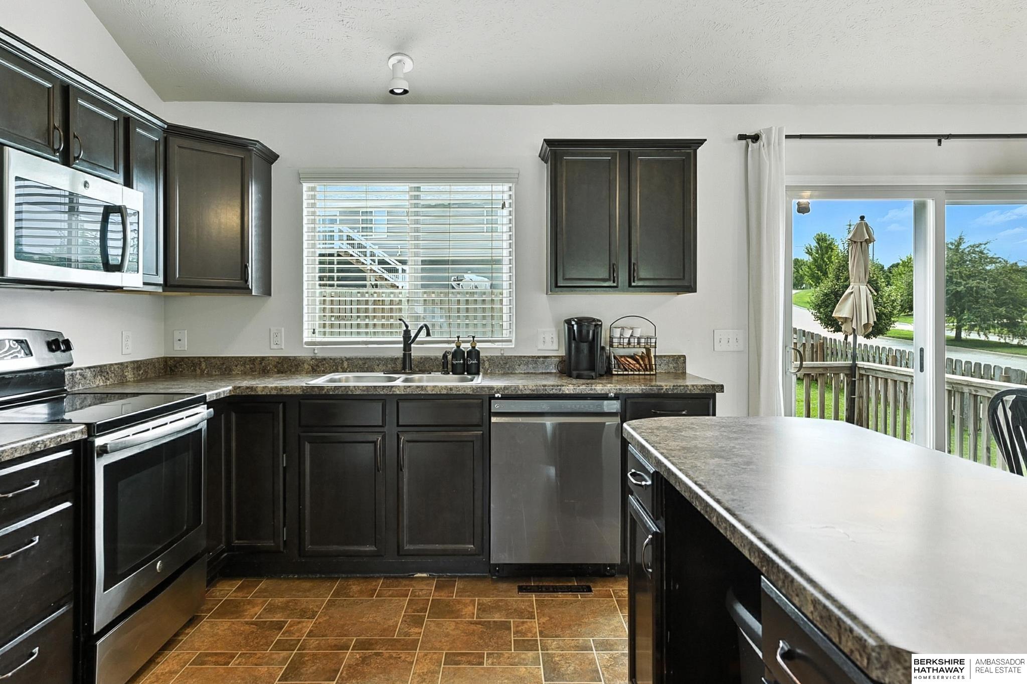 Omaha, Nebraska 68135, United States, 3 Bedrooms Bedrooms, ,2 BathroomsBathrooms,Residential,Active,179288