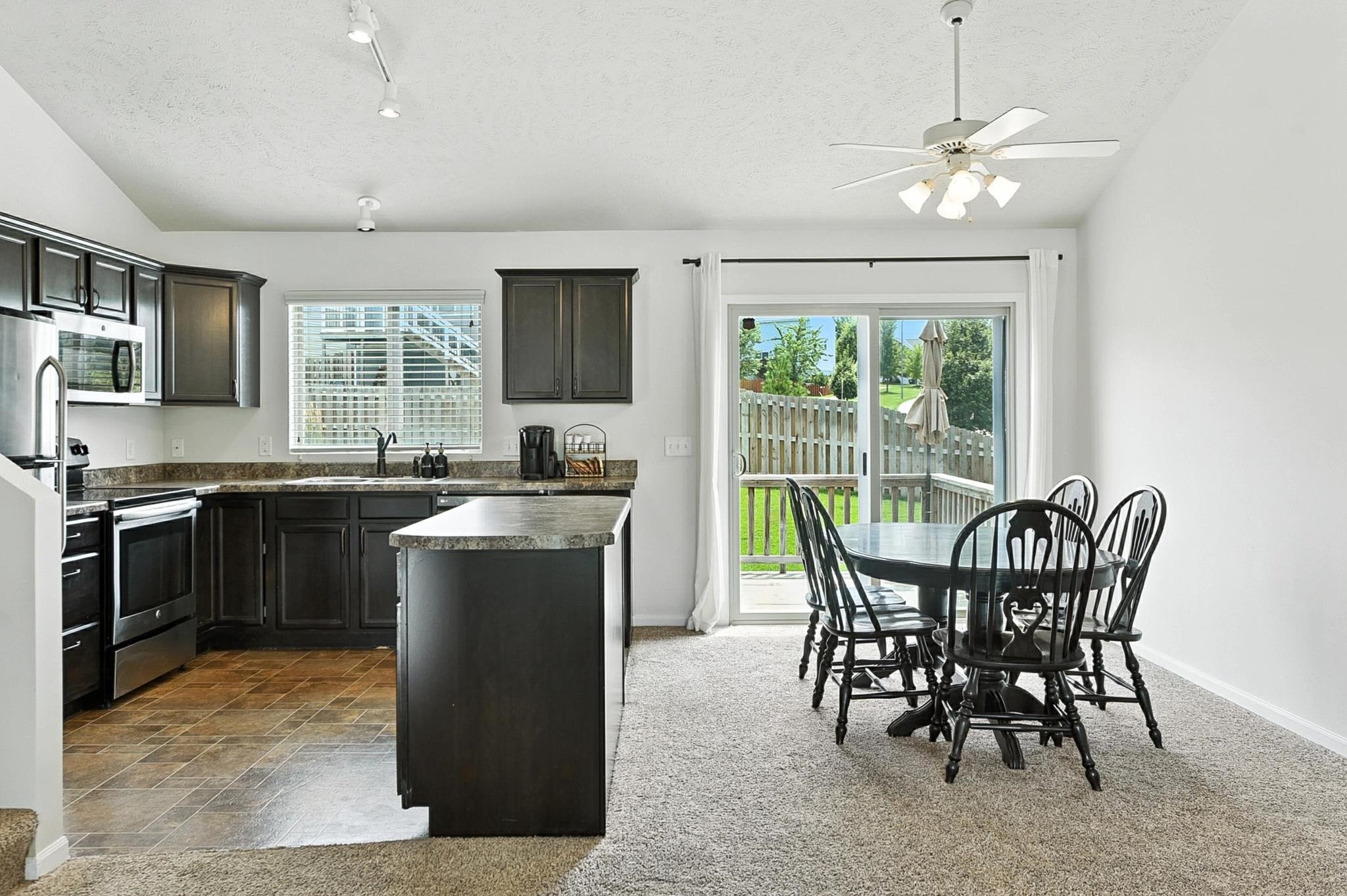 Omaha, Nebraska 68135, United States, 3 Bedrooms Bedrooms, ,2 BathroomsBathrooms,Residential,Active,179288