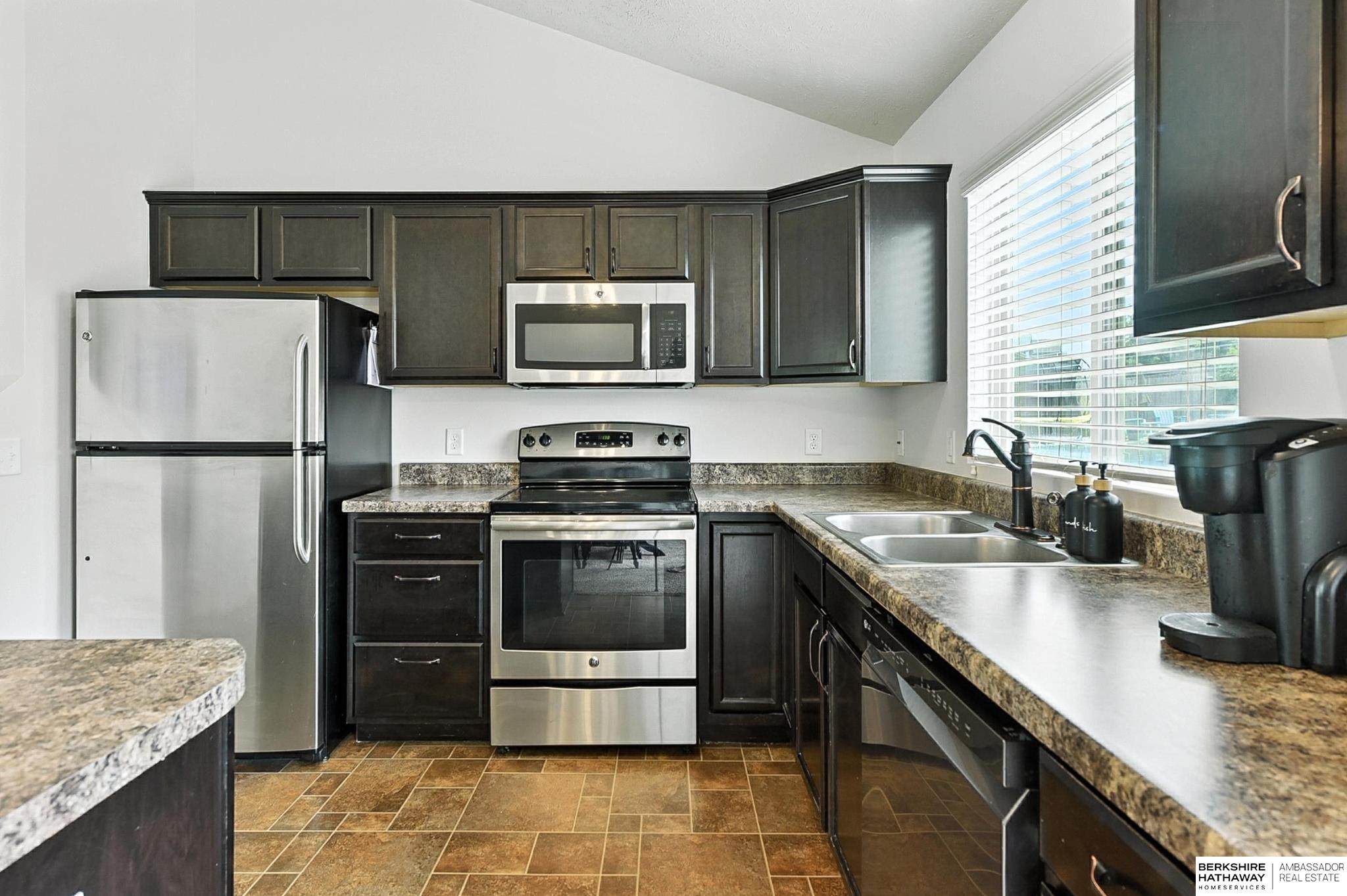 Omaha, Nebraska 68135, United States, 3 Bedrooms Bedrooms, ,2 BathroomsBathrooms,Residential,Active,179288