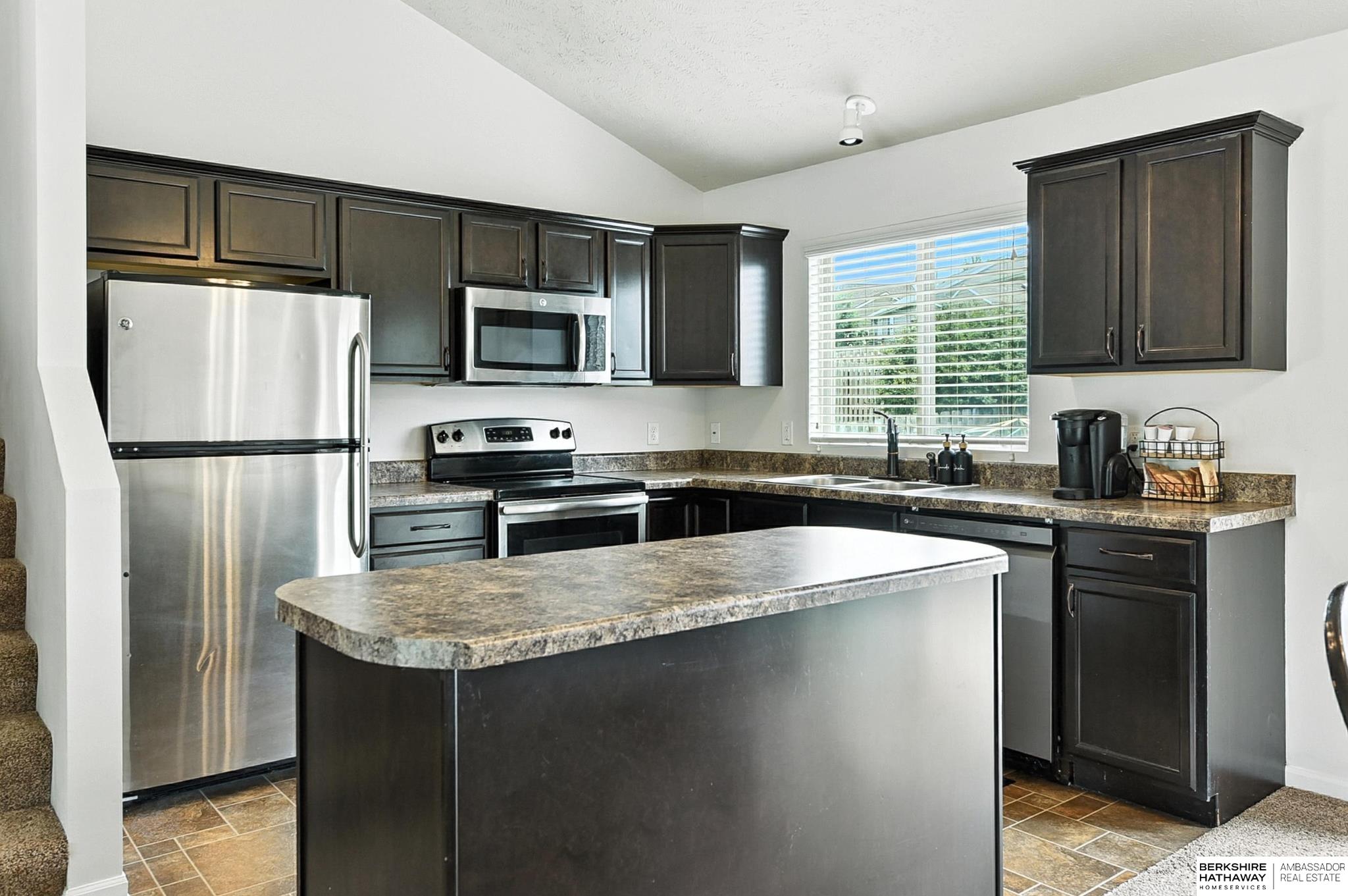 Omaha, Nebraska 68135, United States, 3 Bedrooms Bedrooms, ,2 BathroomsBathrooms,Residential,Active,179288