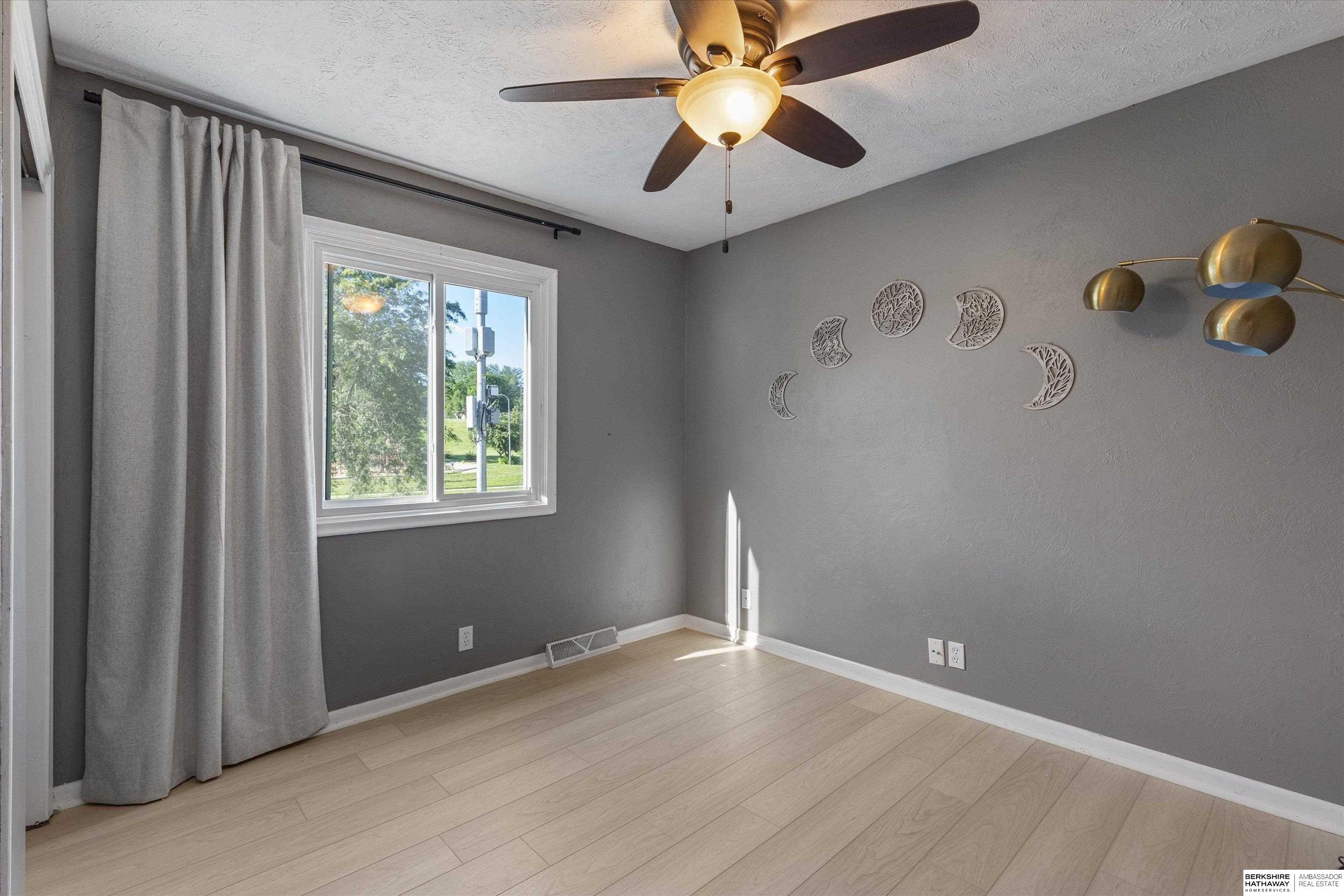 Omaha, Nebraska 68164, United States, 3 Bedrooms Bedrooms, ,2 BathroomsBathrooms,Residential,Active,163557