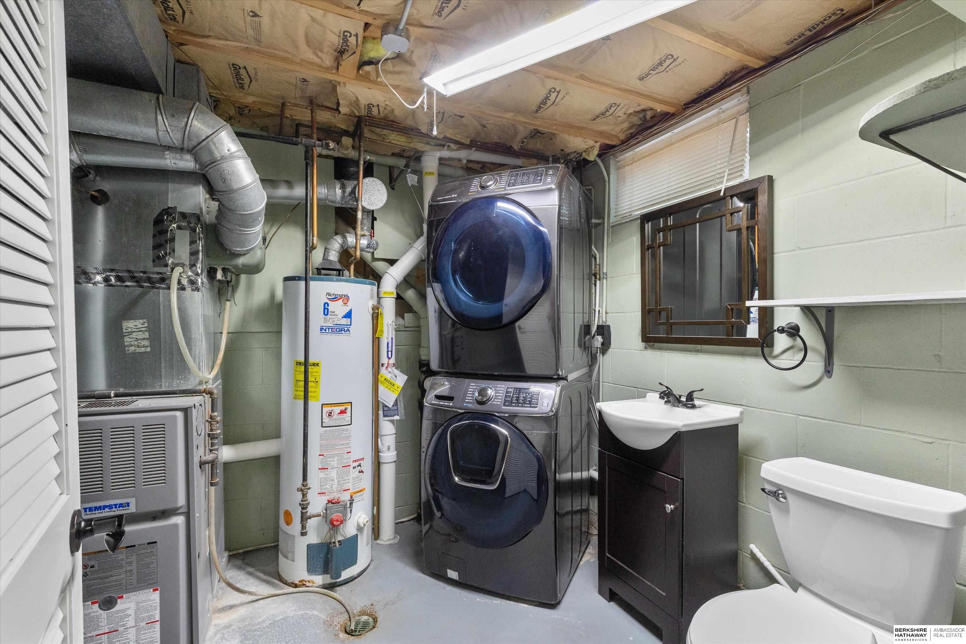 Omaha, Nebraska 68164, United States, 3 Bedrooms Bedrooms, ,2 BathroomsBathrooms,Residential,Active,163557