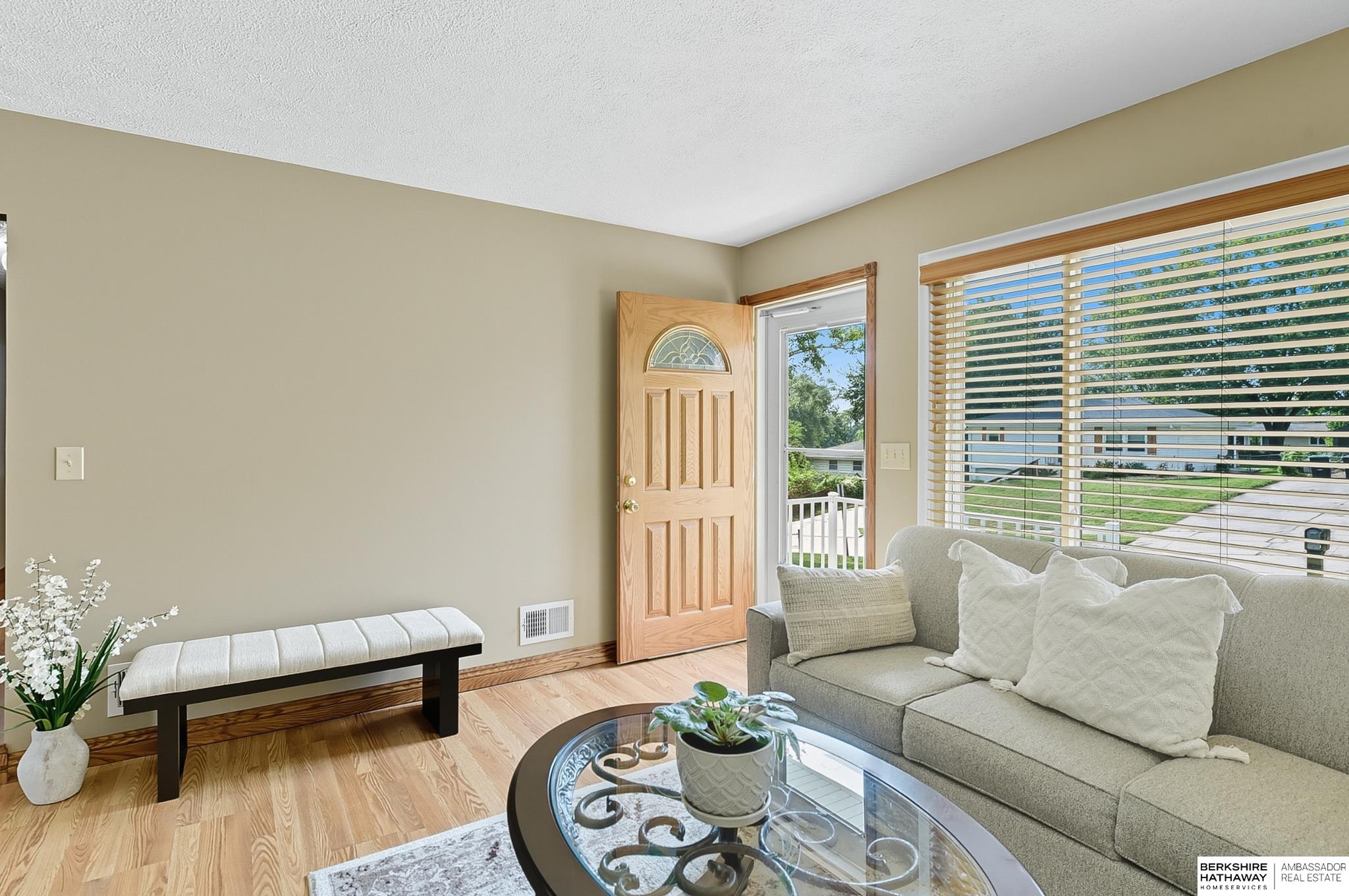 Omaha, Nebraska 68114, United States, 3 Bedrooms Bedrooms, ,1 BathroomBathrooms,Residential,Active,215938