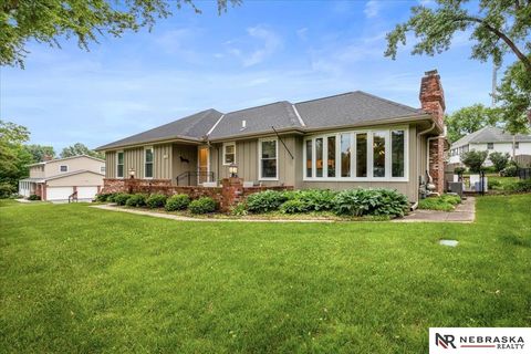 Photo of 12333 Shamrock Road, Omaha, NE 68154 (MLS # 22613994)