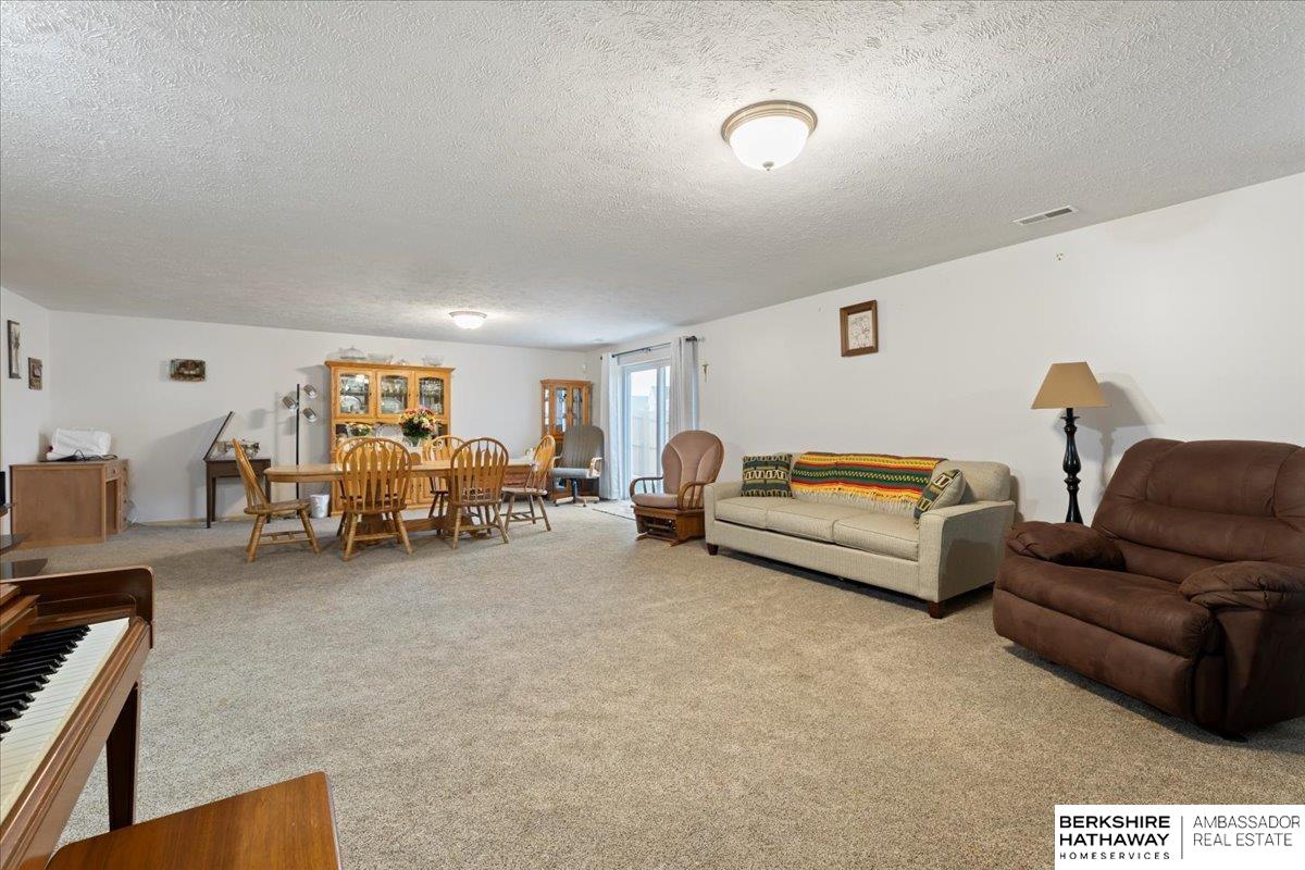 Bennington, Nebraska 68007, United States, 3 Bedrooms Bedrooms, ,2 BathroomsBathrooms,Residential,Active,116968