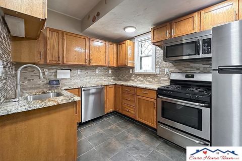 Photo of 2512 Pinkney Street, Omaha, NE 68111 (MLS # 22525453)